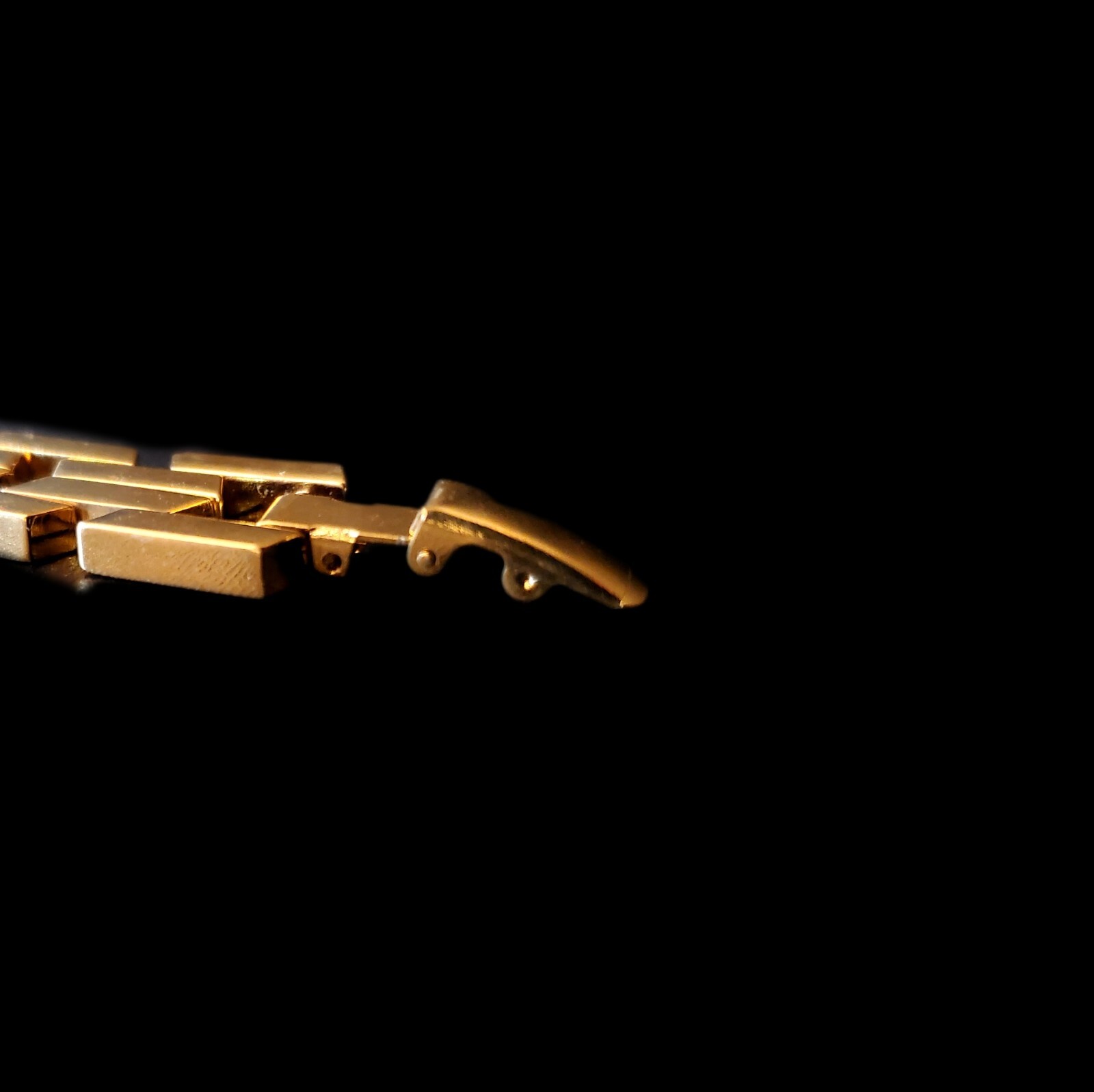 7.5″ PVD Gold Arrow Style Tone Hidden Bar Link Bracelet w Fold over Link Clasp