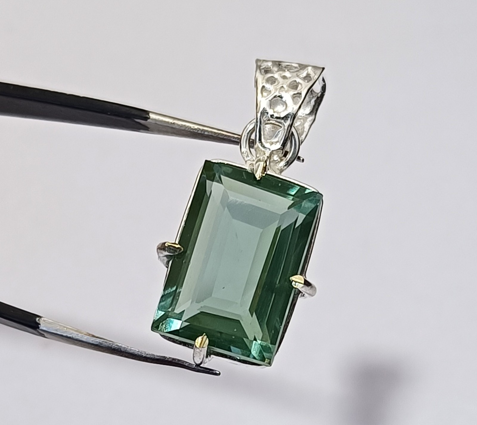 Certified 28.5 Ct Natural Tourmaline Green 925 Silver Pendant Loose Gemstone