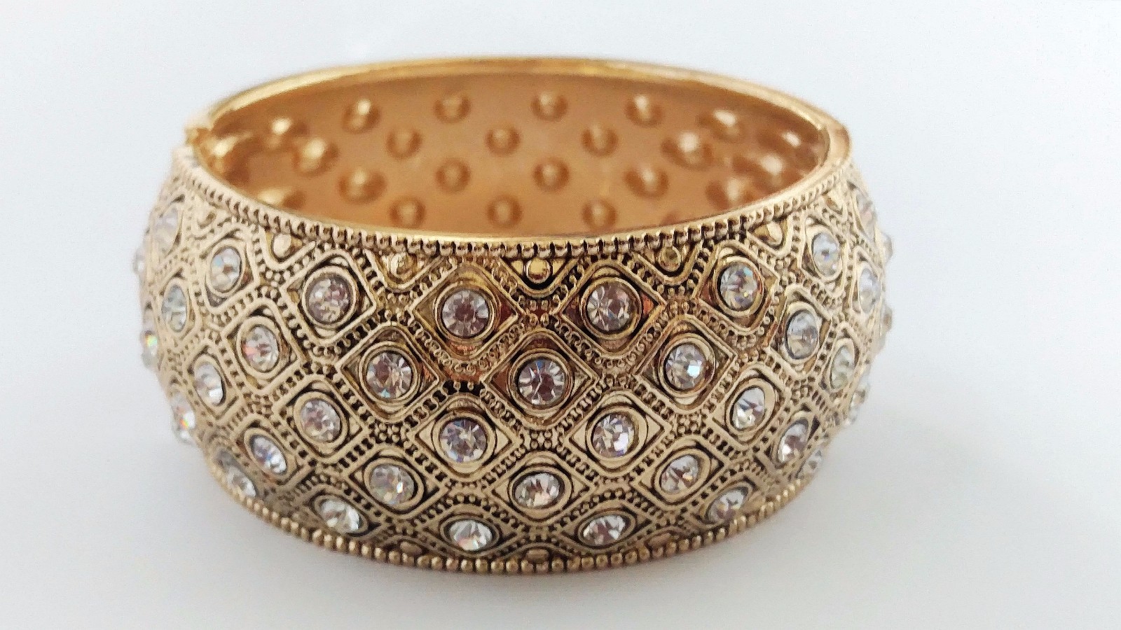 Stunning Wide Retro Gold Metal Clear Diamante Crystal Hinged Bangle Bracelet