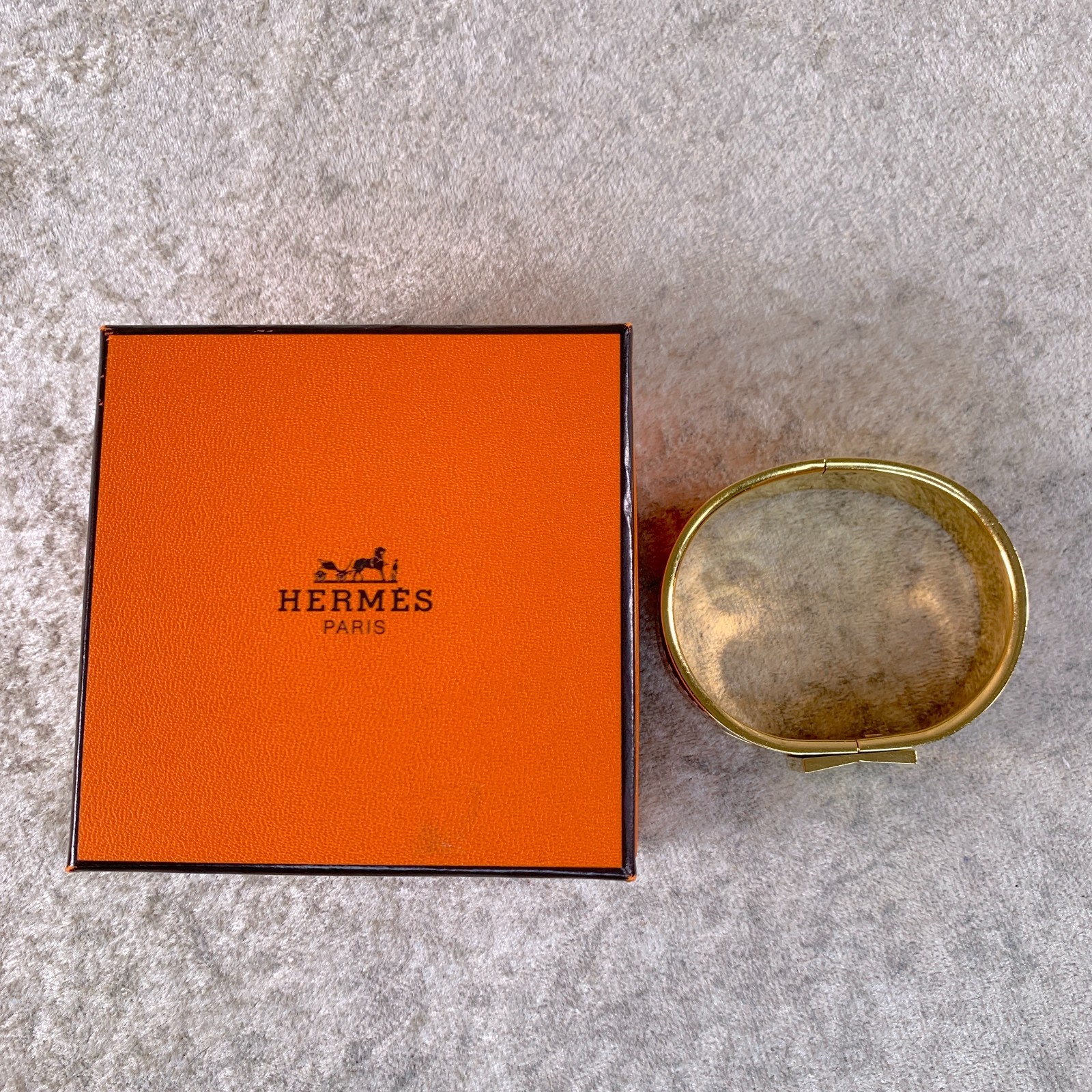 Vintage Hermes Clic Clac Bangle Bracelet Mosaique Red Enamel Gold Size GM w/Box