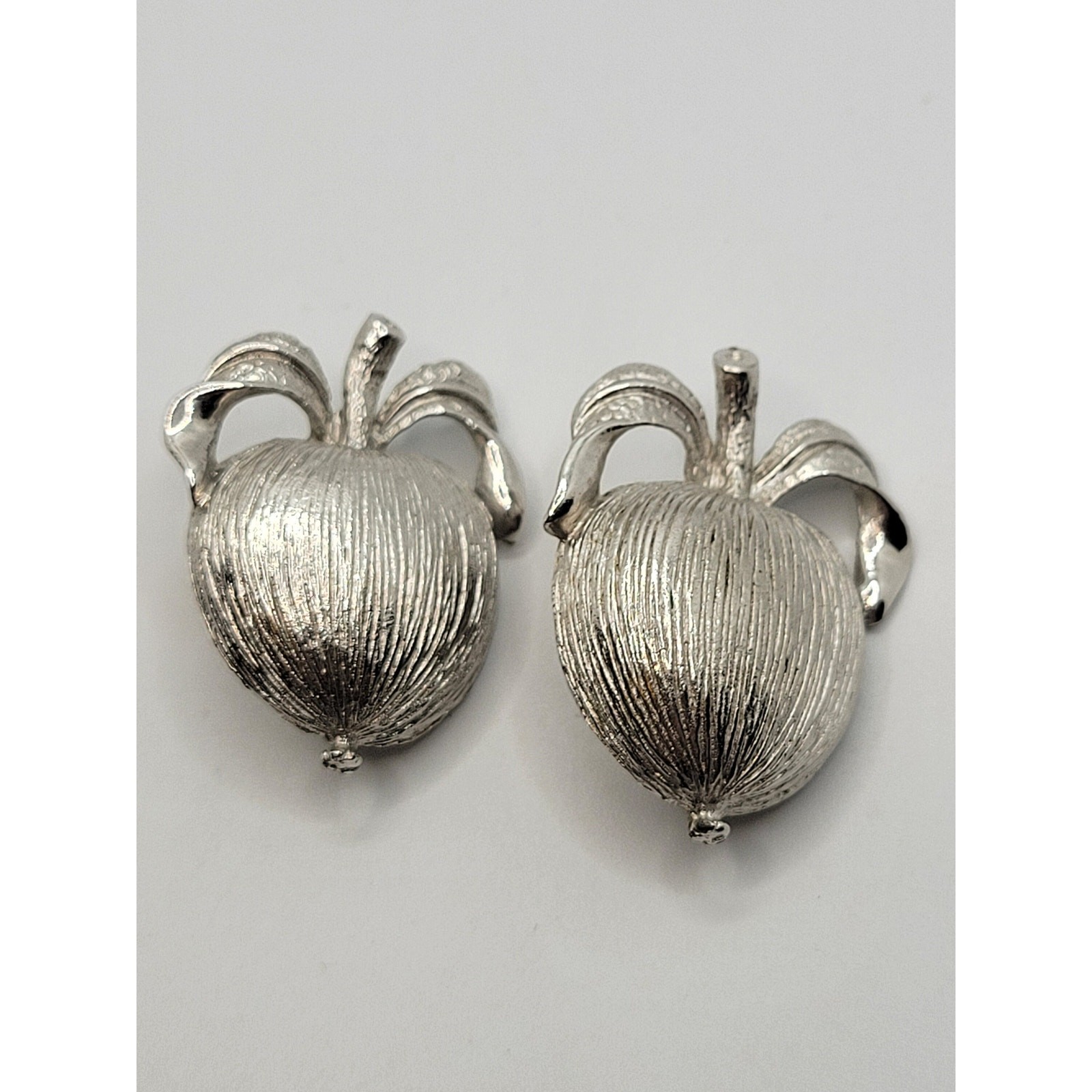 Vintage Signed Sarah Coventry Apple Clip On Earrings Silvertone 1960s MidCentury