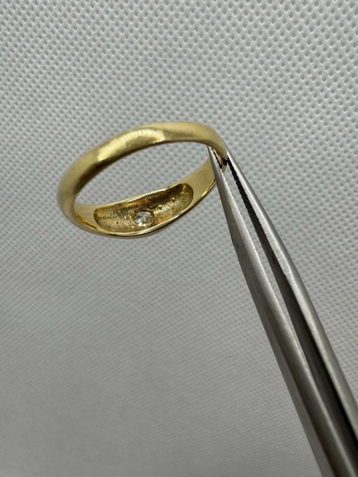 Contemporary 14k Yellow Gold Gypsy Ring Size ~7.25 Natural Diamond