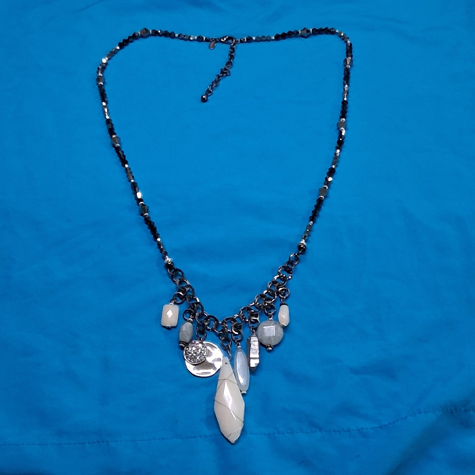 Chico’s Dangling Chandelier Pendants Faceted Bead Lobster Clasp Necklace