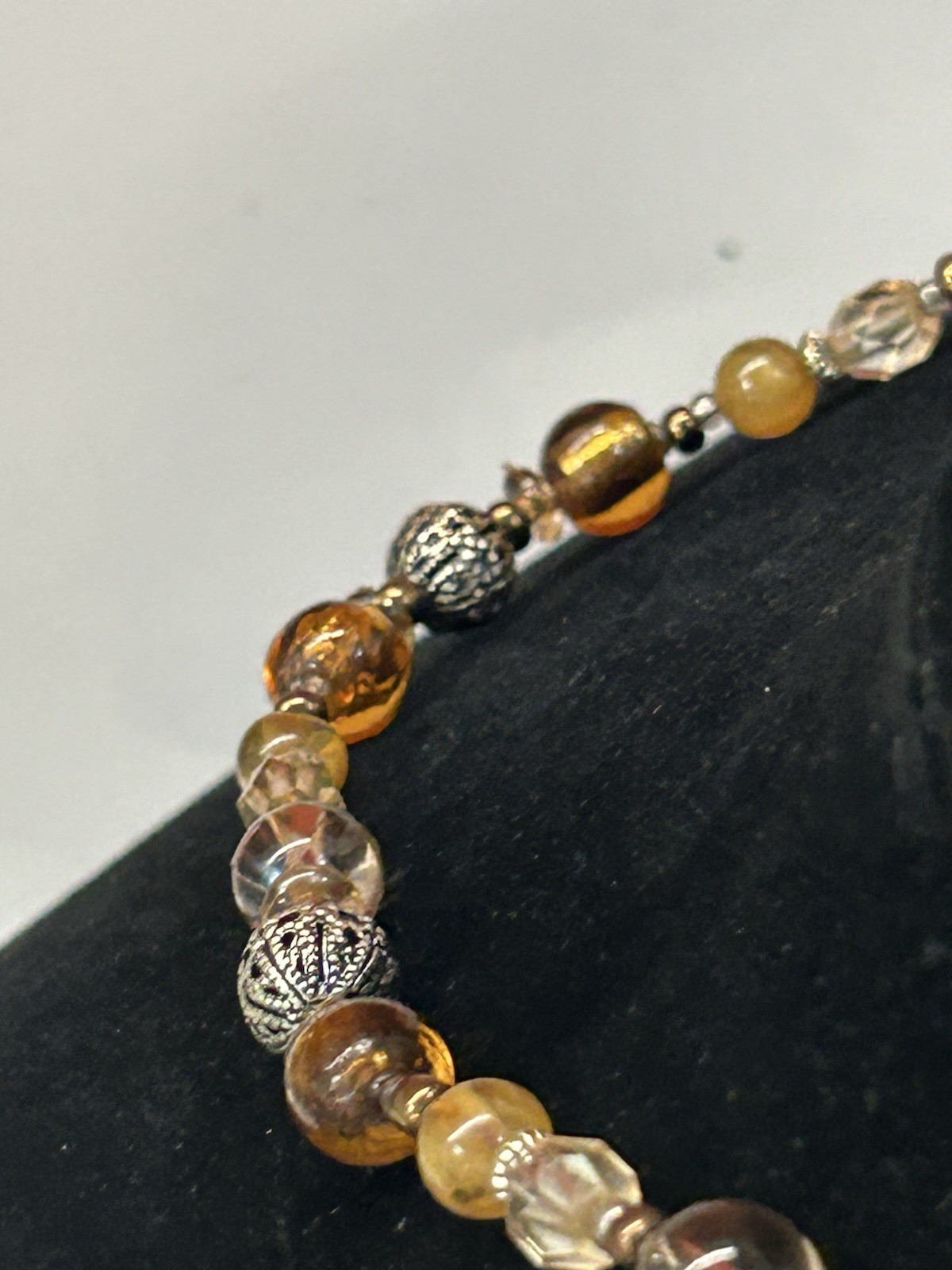 Beautiful vintage art glass necklace
