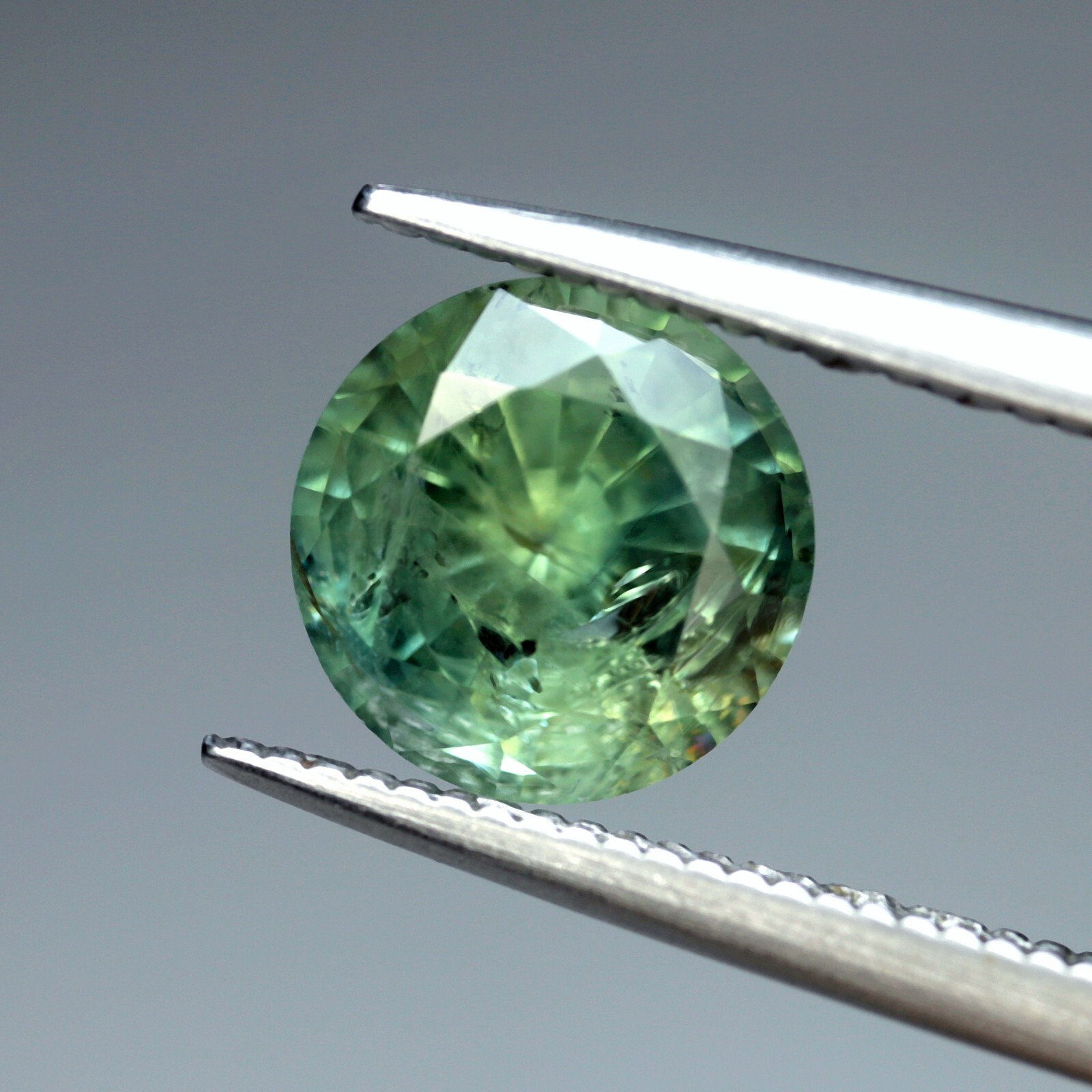 Certified 1.97ct Natural Green Sapphire SI Clarity Madagascar 7.23×7.21mm Round