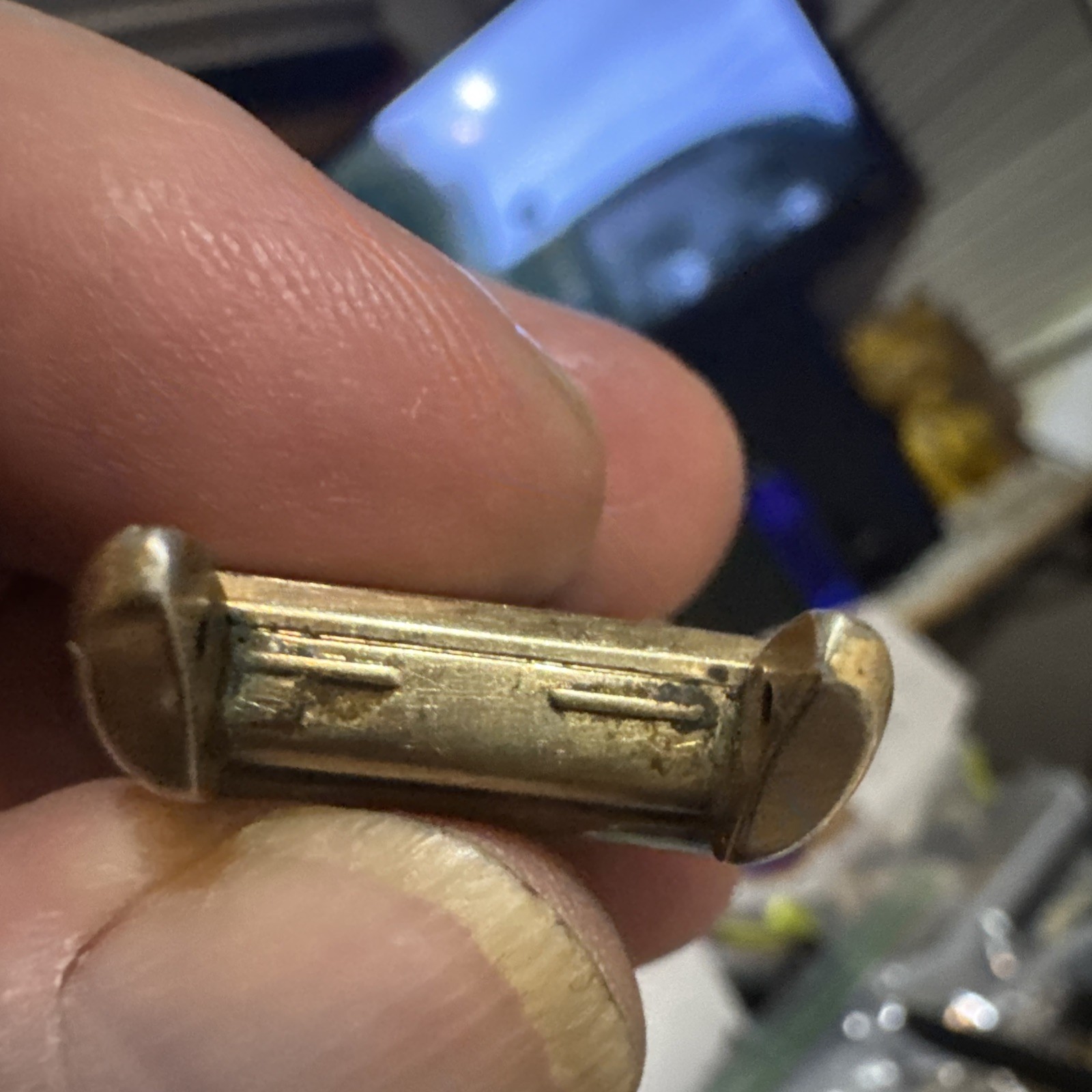 Benrus wristwatch runs and sets broke glass Crystal