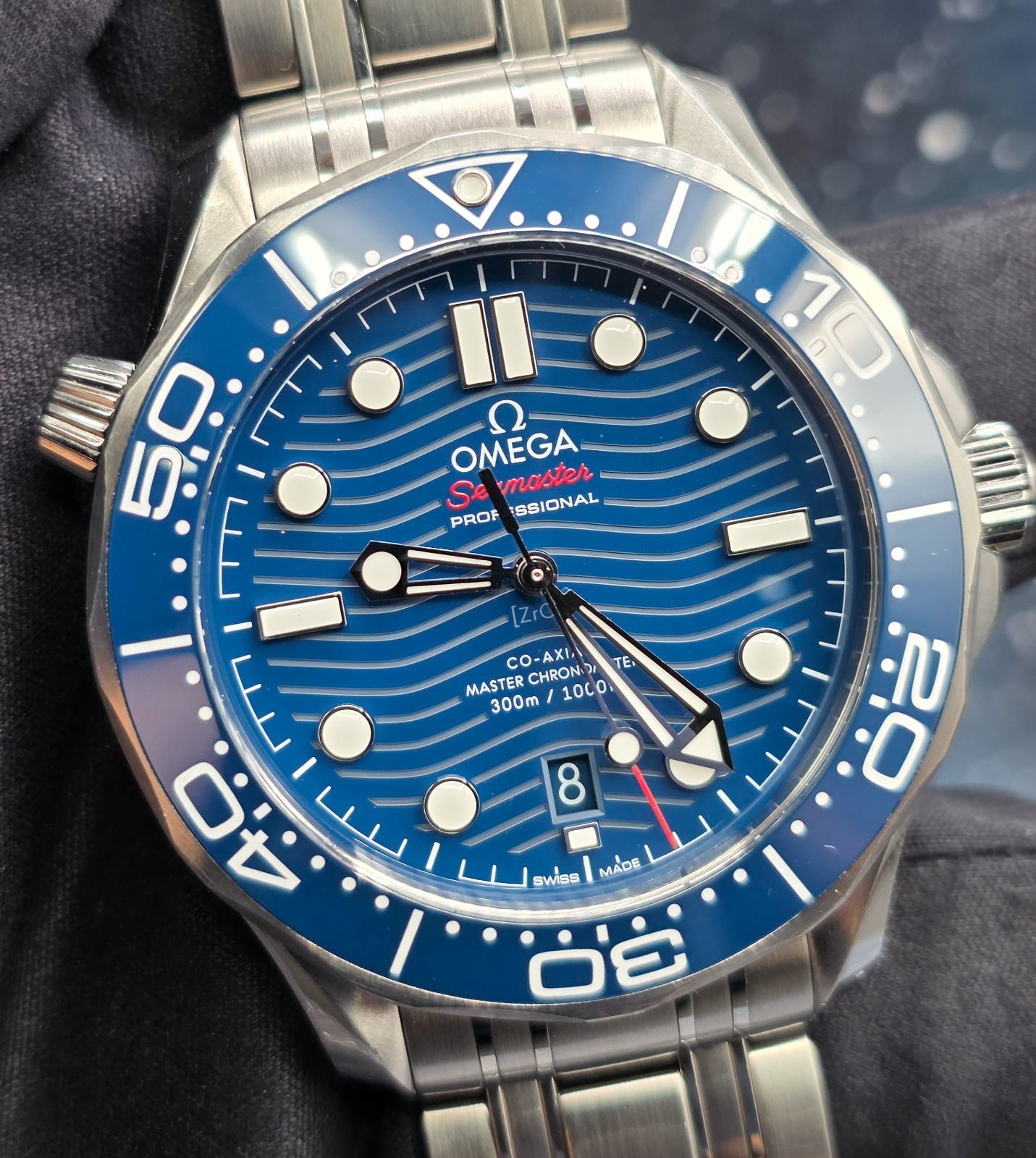 OMEGA Seamaster Diver 300M Blue “Wave” Dial 210.30.42.20.03.001 Excellent