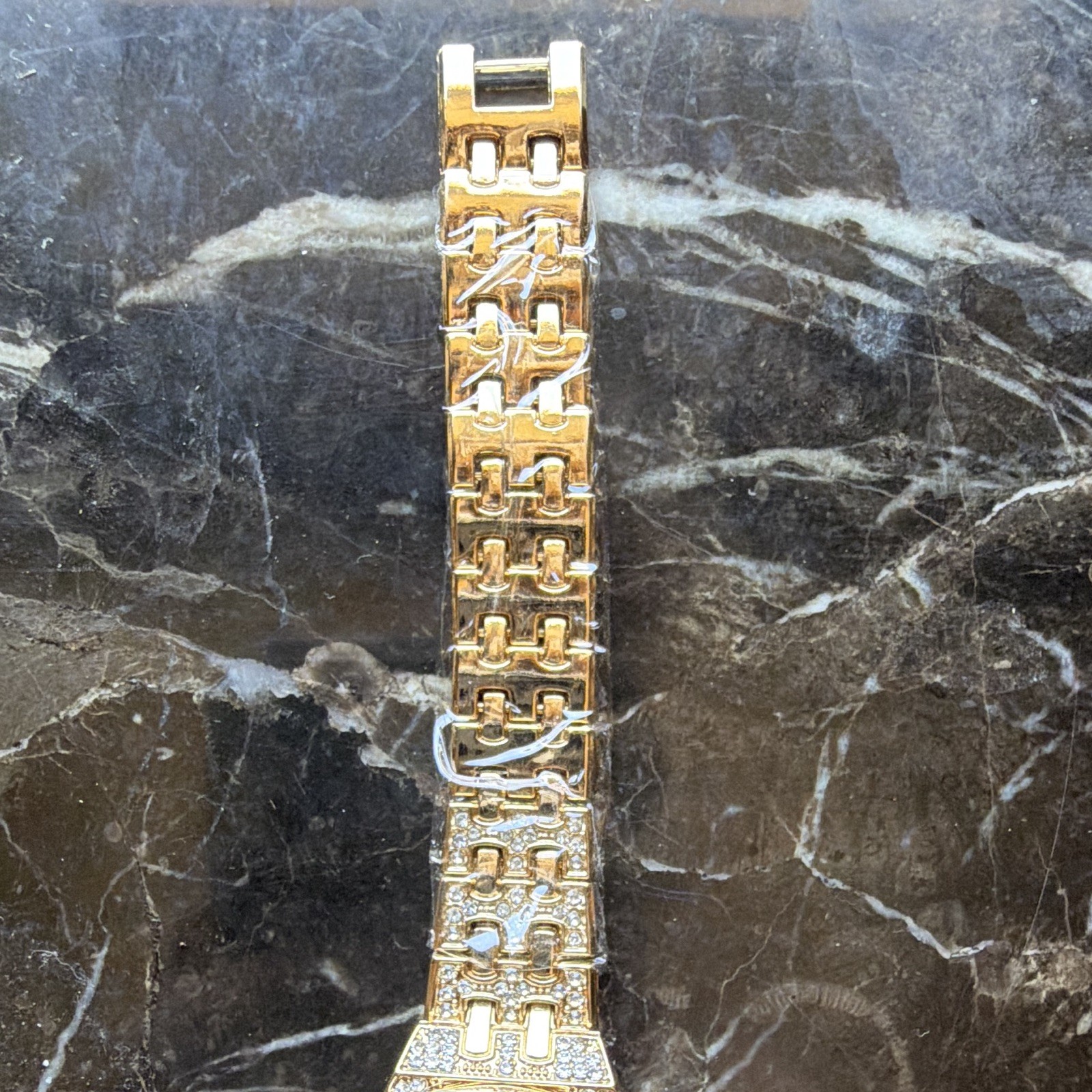Women’s Gold-Tone Crystal Bezel Analog Watch White Dial Metal Bracelet