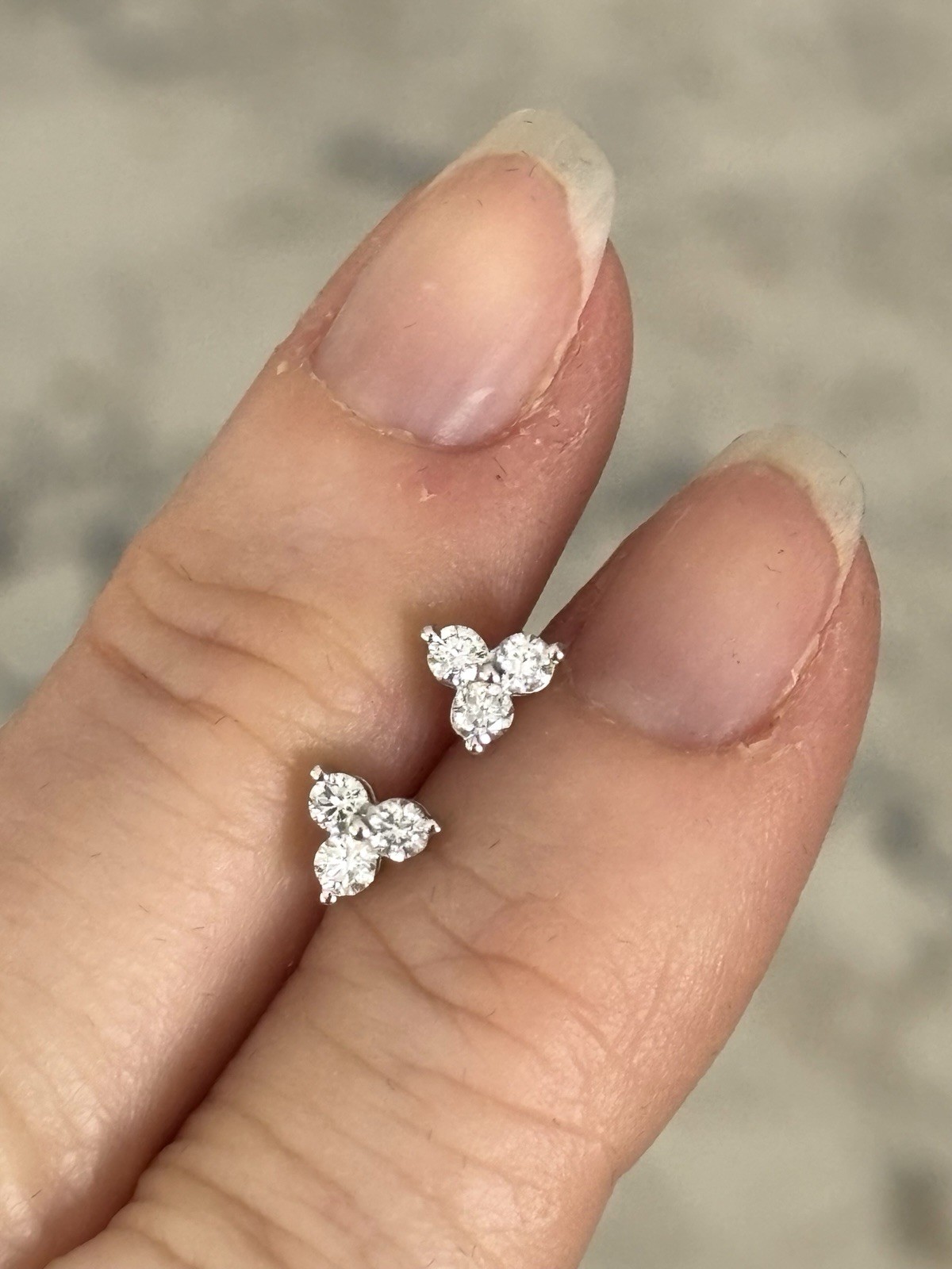 $450 IGI Certified NWT 14K White Gold .30Ct Round 3 Stone Clover Diamond Earring