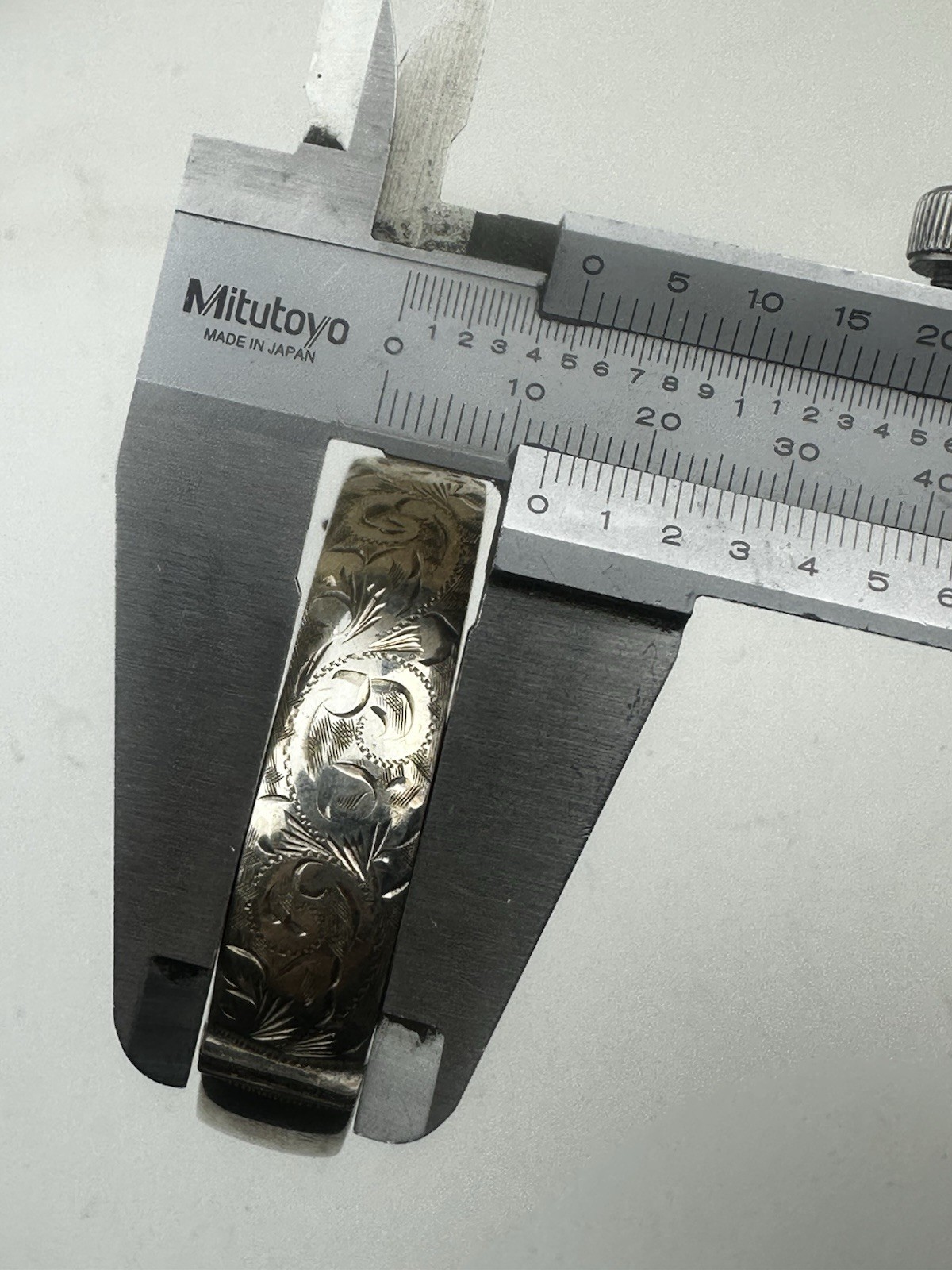 Sterling .925 Silver Hallmarked Solid Engraved Design Bracelet Ship Worldwide