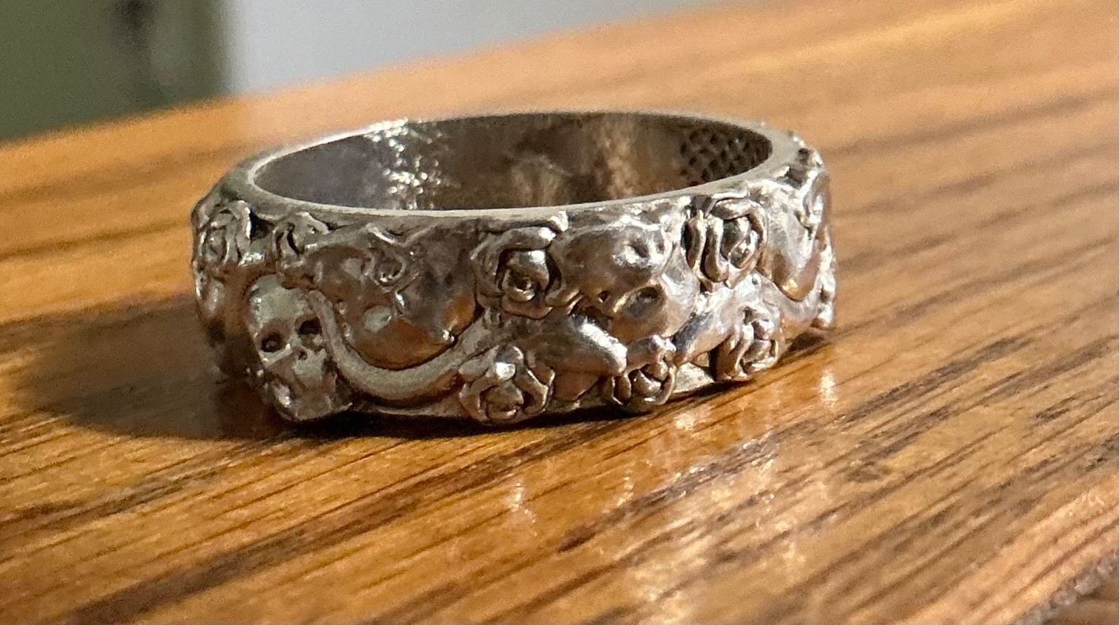 skull and roses ring, size 11, .925 sterling silver, .343 troy ounces