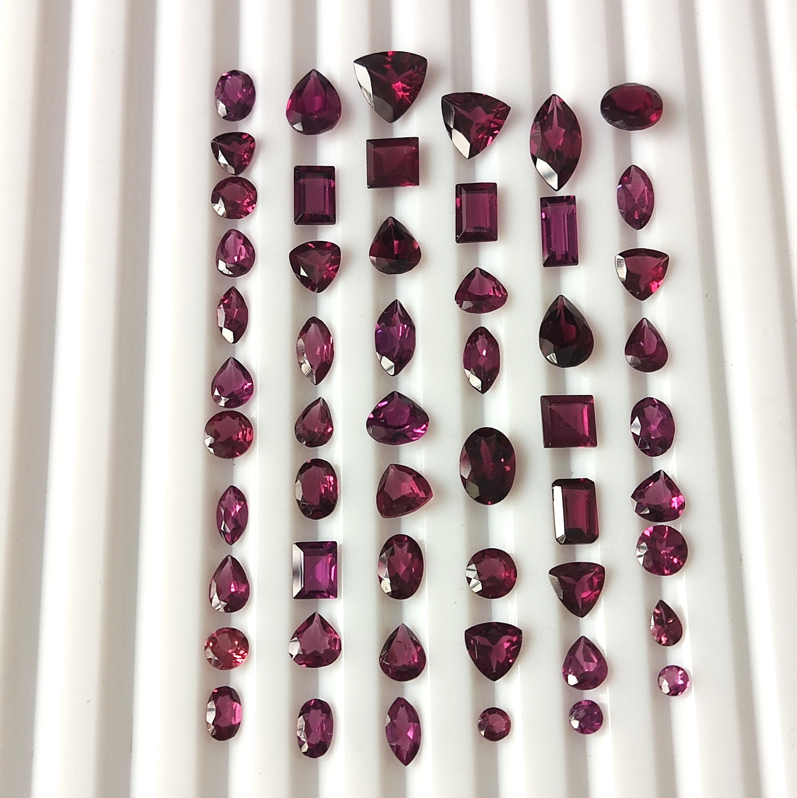 28.25 CTS Rhodolite Garnet Mix Shape Faceted Natural Wholesale Gemstone 54 Piece
