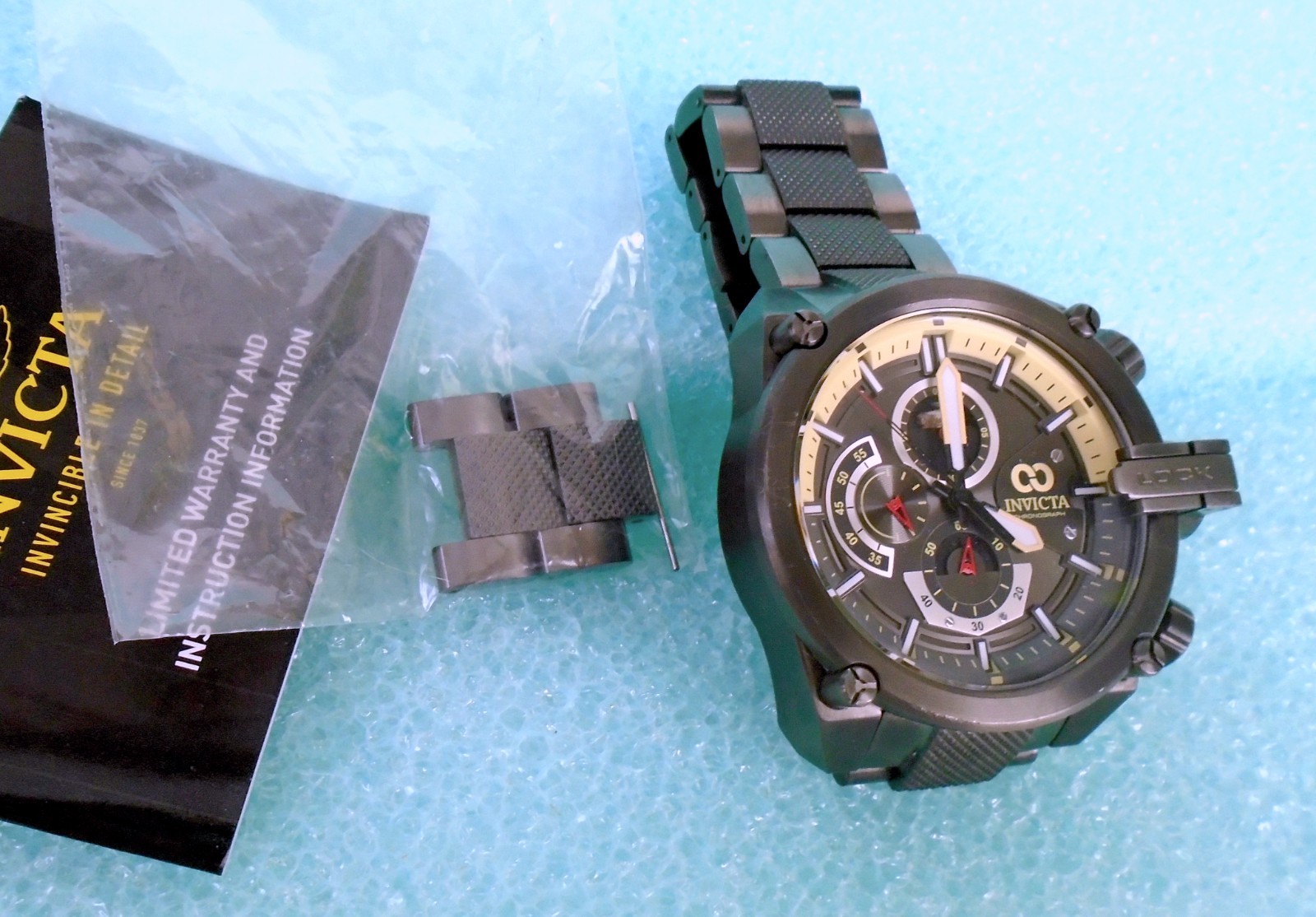 Invicta Model 32686 Corduba Stainless Steel Gun Metal Quartz Men’s Watch HTF