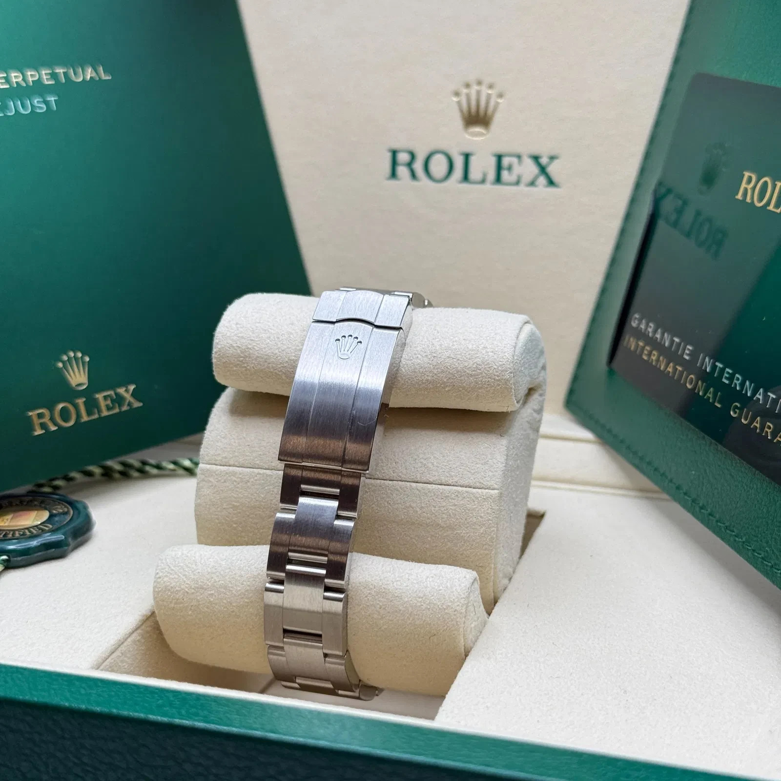 2025 Rolex Oyster Perpetual, Oystersteel 28mm Pink, 276200-0004.