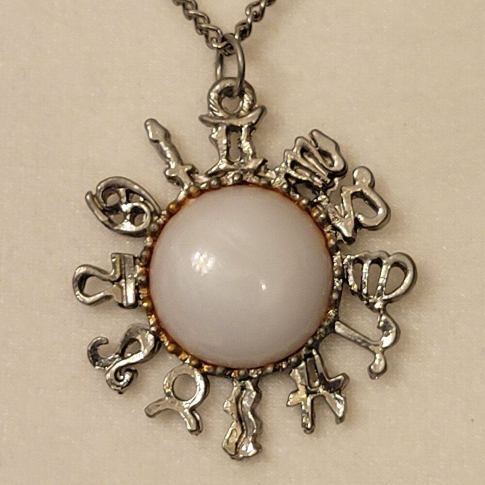 VTG Zodiac Pendant Necklace White Cabochon Astrology Silver Tone Chain Boho Chic