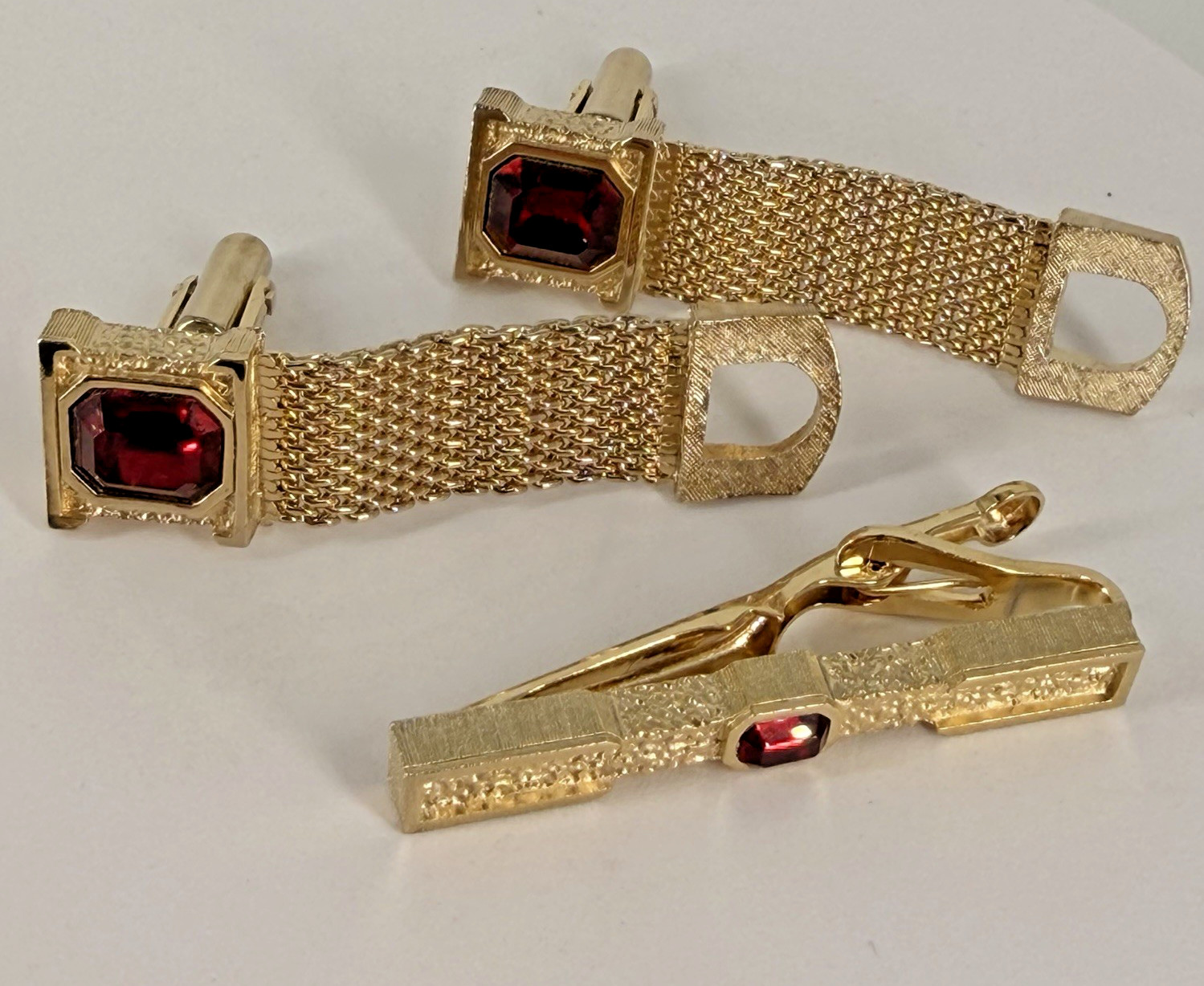 Vintage Swank Gold Tone Red Oval Stone Cufflinks Tie Clip Set Mens Dress Formal