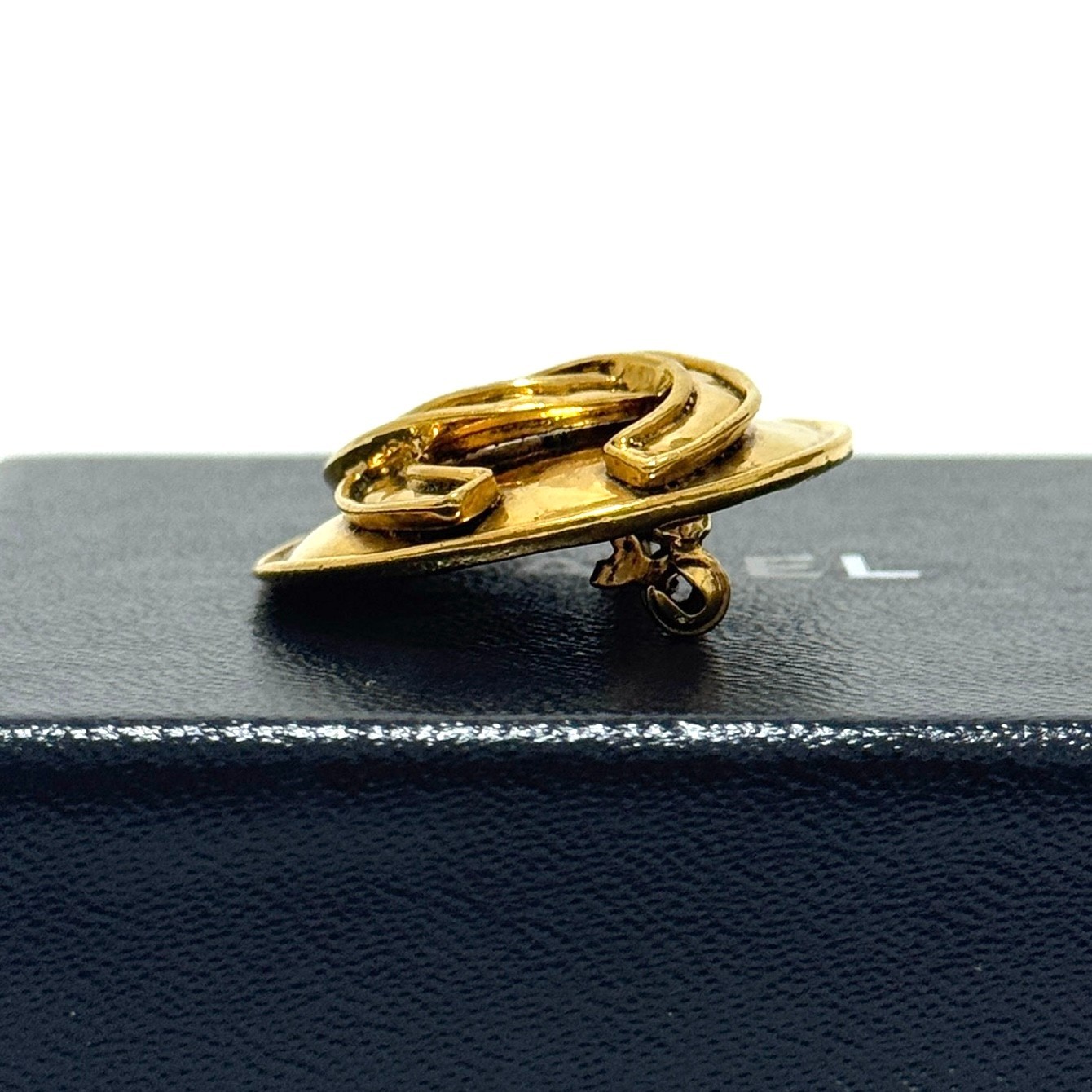 CHANEL 94P CC Logo COCO Mark Round Brooch Gold Accessory Authentic Japan