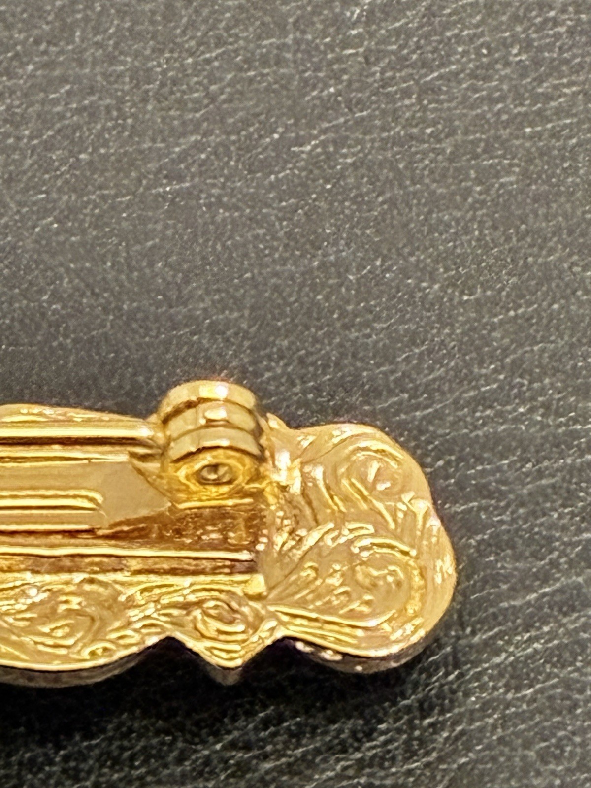 Vintage 1928 Jewelry Co Gold Tone Heart Locket Bar Pin Brooch Photo Holder 80s
