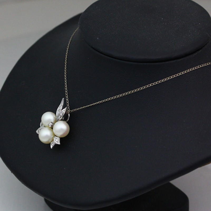 14K White Gold Pearl & Accent Diamond Vintage Pendant 15 Inch Long Necklace