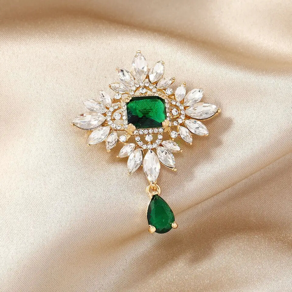 Women British style Baroque cross brooch, luxury rhinestone pins coat accessory