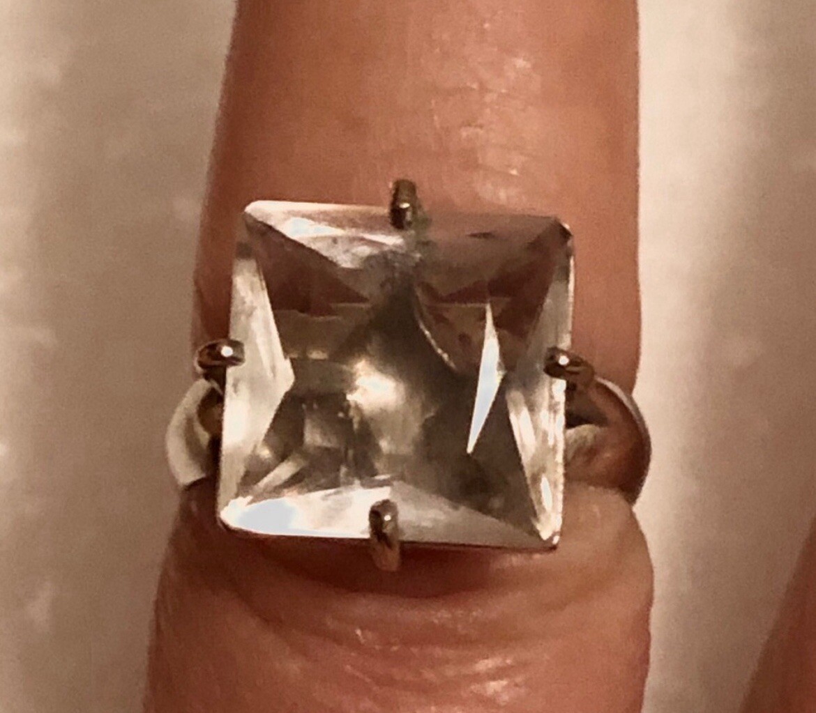 Vintage 18k White Gold Different Stone Cut Sapphire Tower Cocktail Ring Size 7