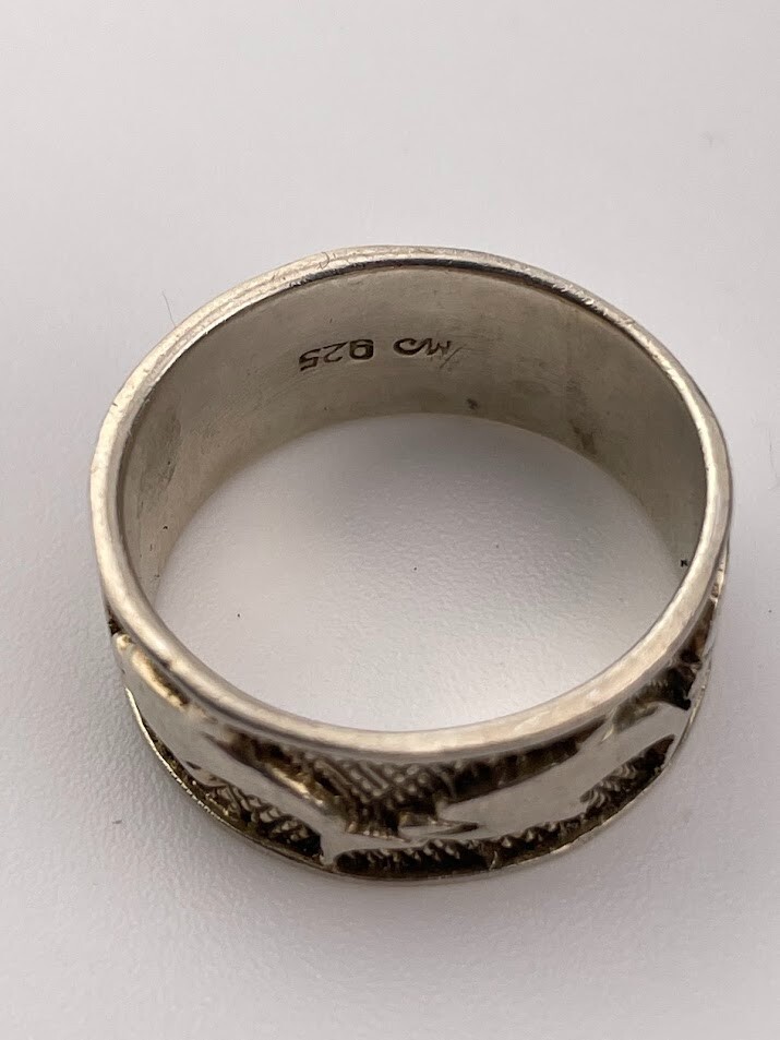 MARSALA 925 STERLING SILVER JUMPING DOLPHIN 8.7MM BAND RING SIZE 8.5 THUMB 2603