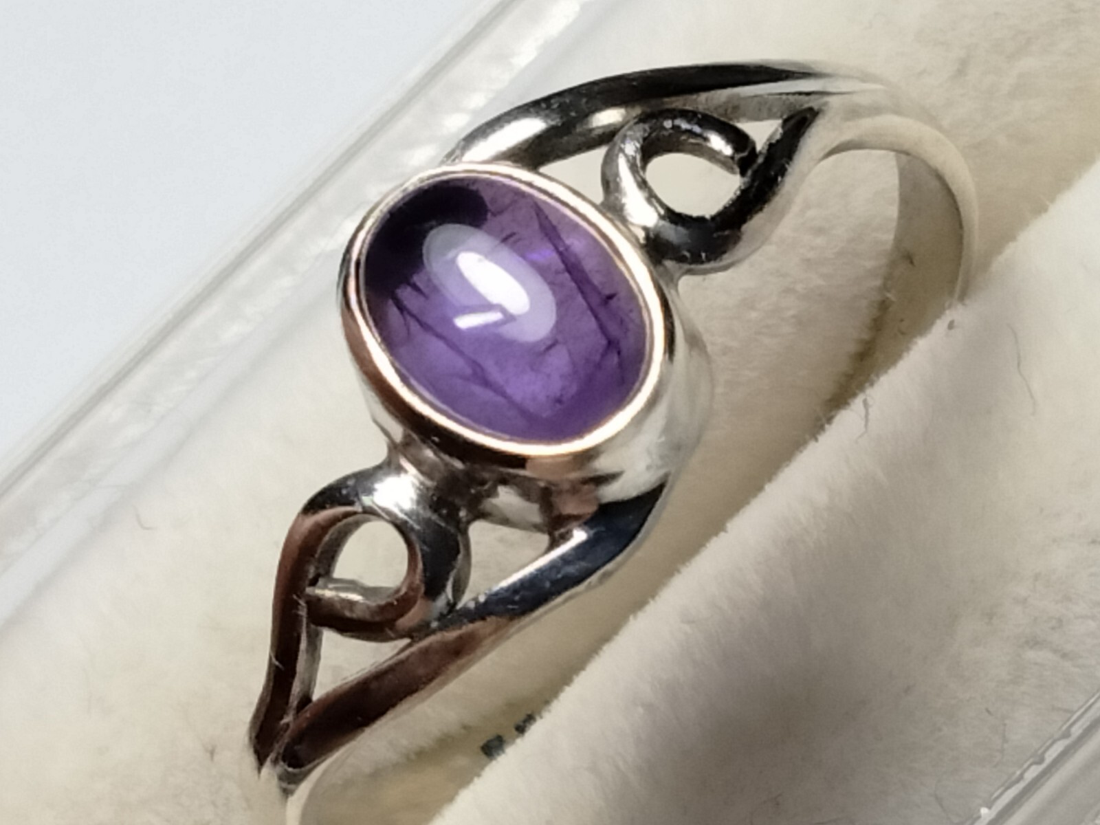 CUTE NATURAL AMETHYST CAB IN TRENDY STERLING SILVER.925 RING SIZE 9.0!