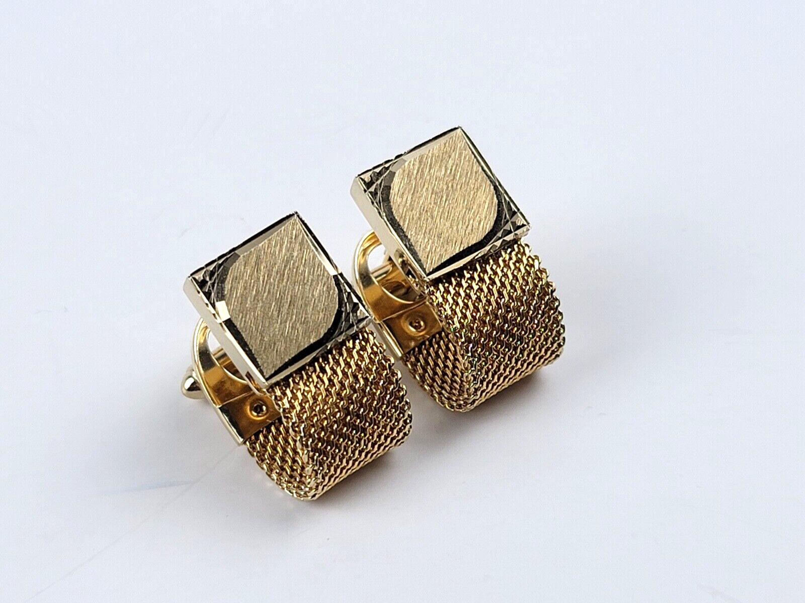 Vintage Anson Gold Tone Mesh Wrap Cuff Links Beveled Diamond Shape pattern