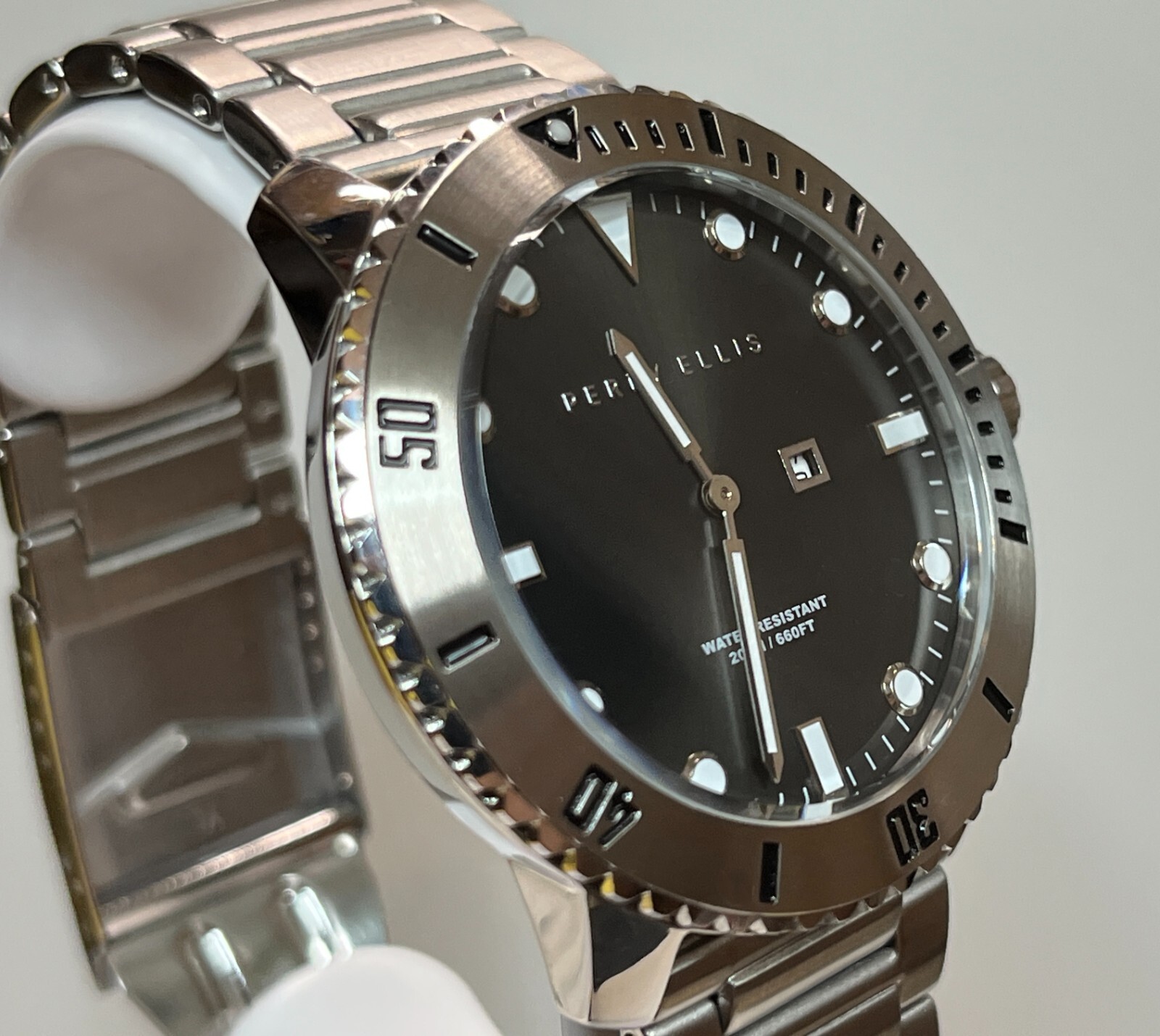 Perry Ellis Watch 02001-02 Deep Diver Quartz 46 mm Case Men’s Silver 20ATM 200m.