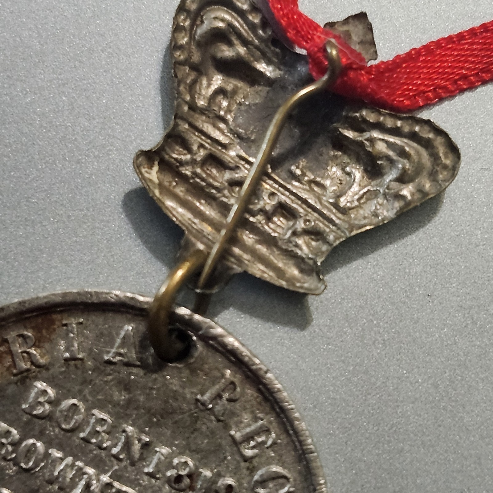 1837-1897 Queen Victoria Diamond Jubilee commemorative medallion crown pin