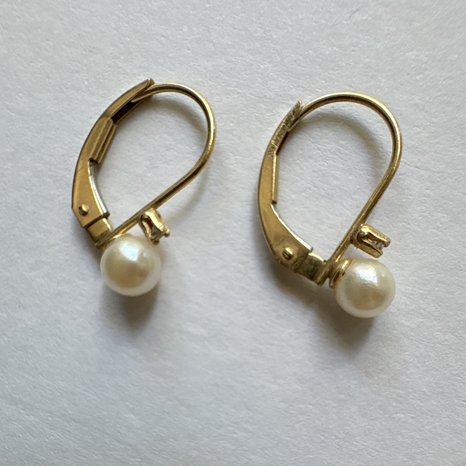 14k Gold Leverback Dangle Drop Earrings White Round Pearl Pair w/ Diamond Chip