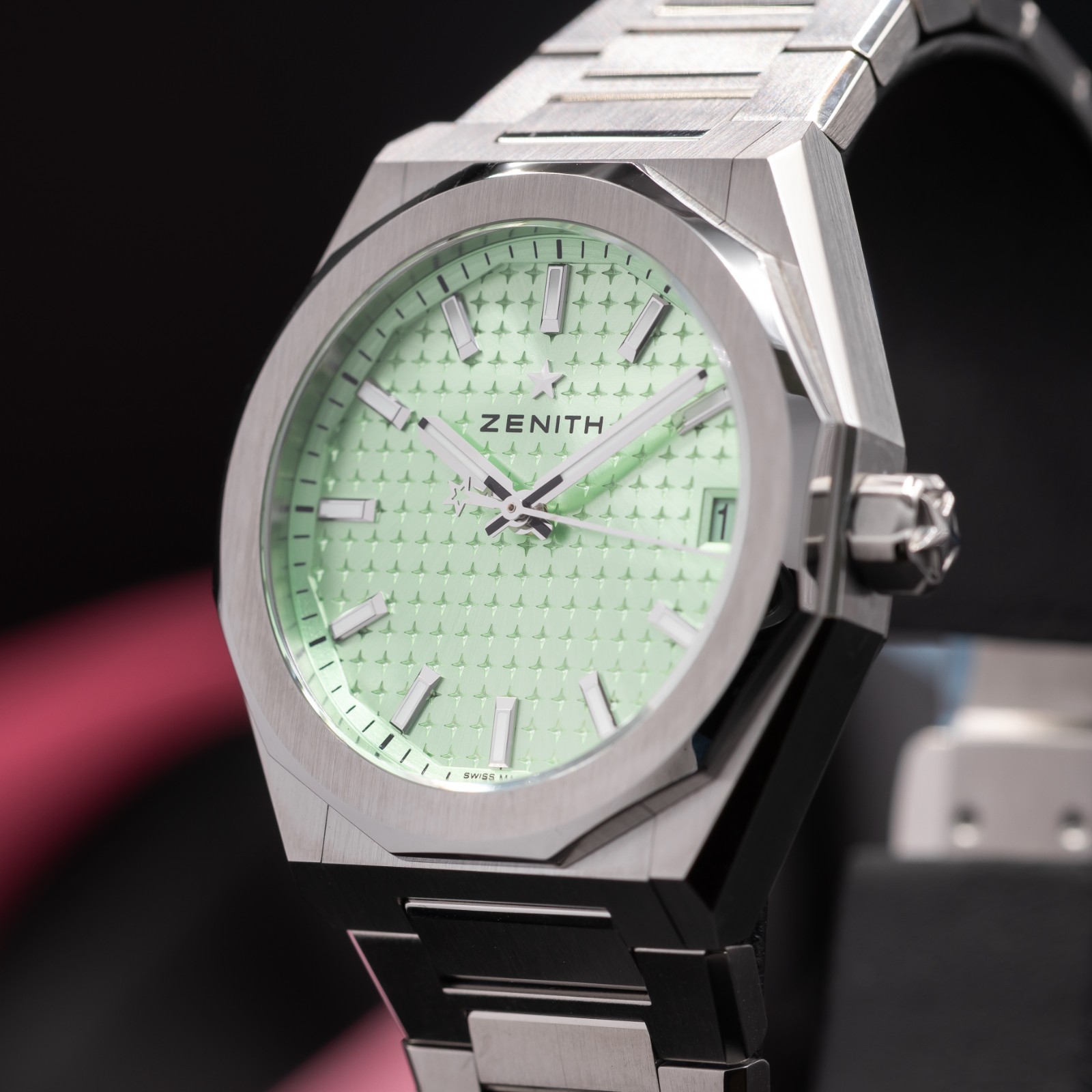 2025 Zenith Defy Skyline Sunburst Green Watch 03.9400.670/61.I001 New & Unworn
