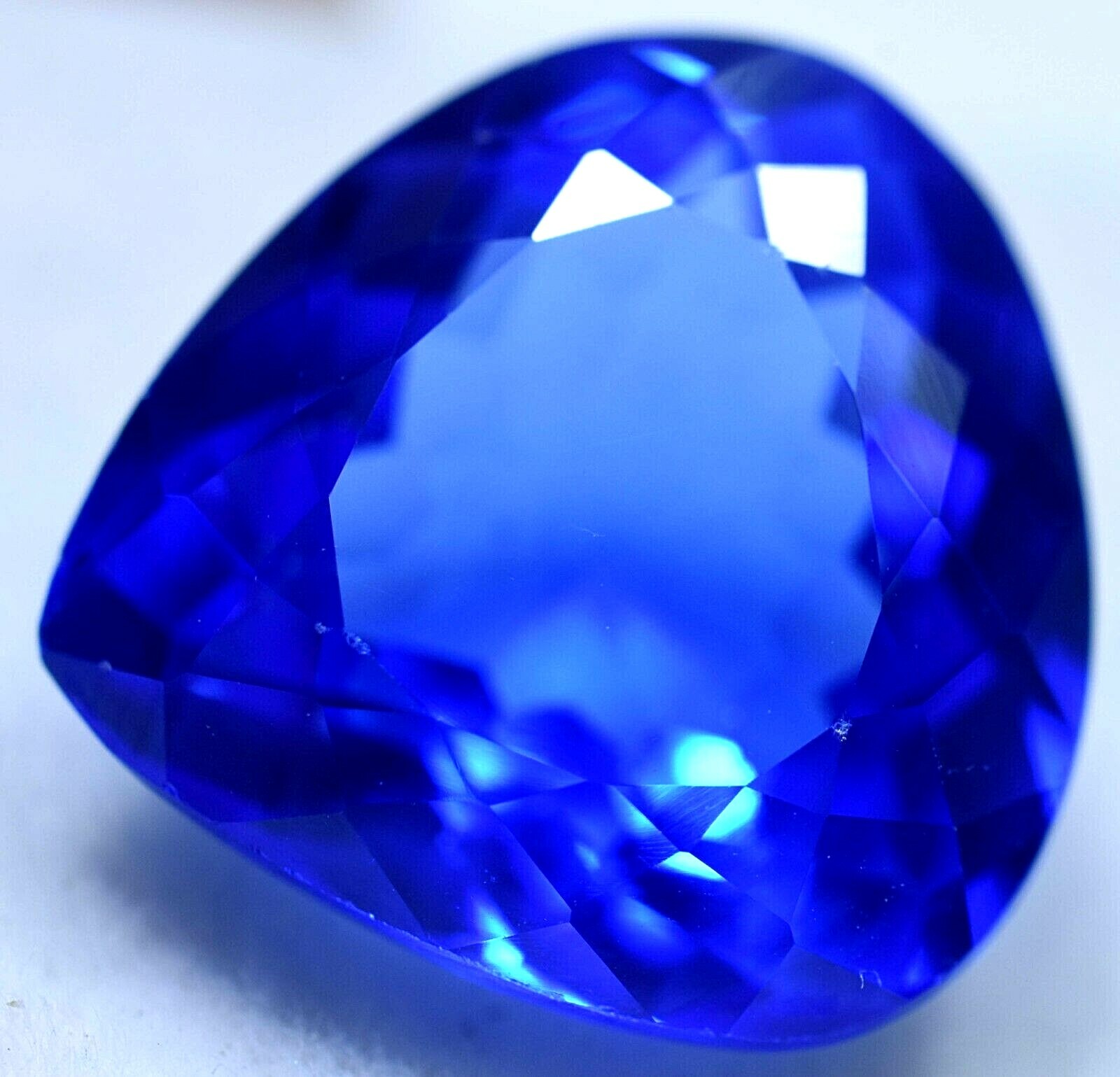 Rare 11.70 Ct Natural Lustrous Blue Tanzanite GGL Certified Treated Gemstone
