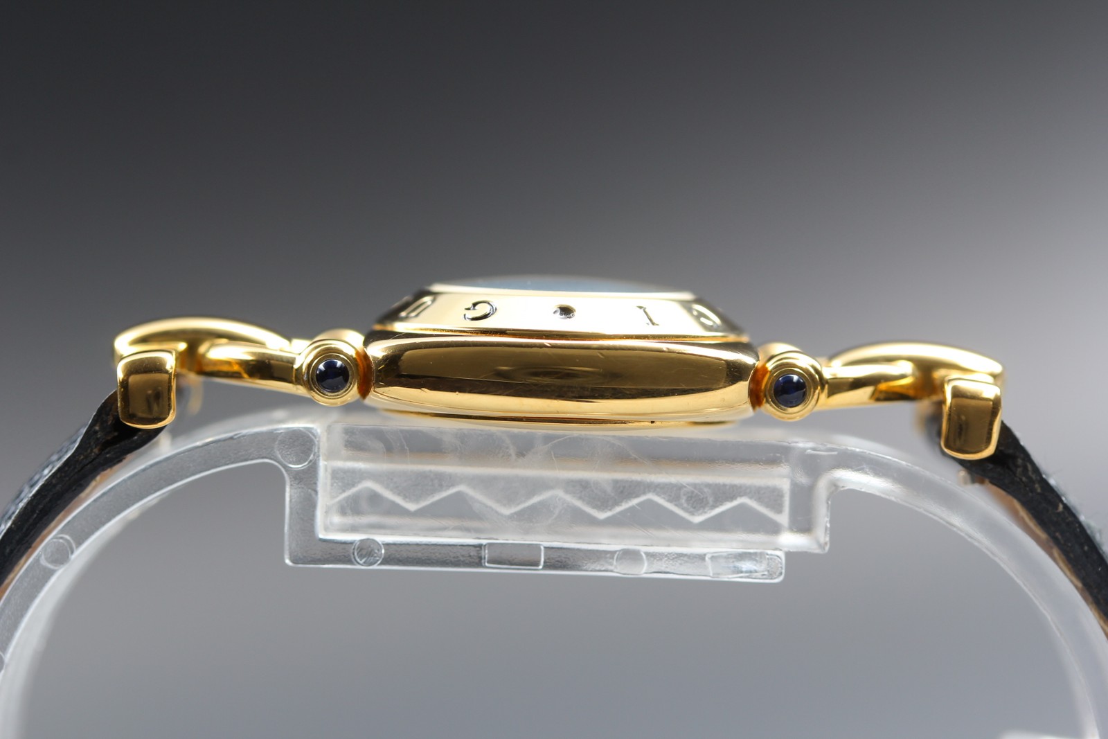[Near MINT] Gucci 6300L 22mm Gold White Dial Quartz Women’s Watch From JAPAN
