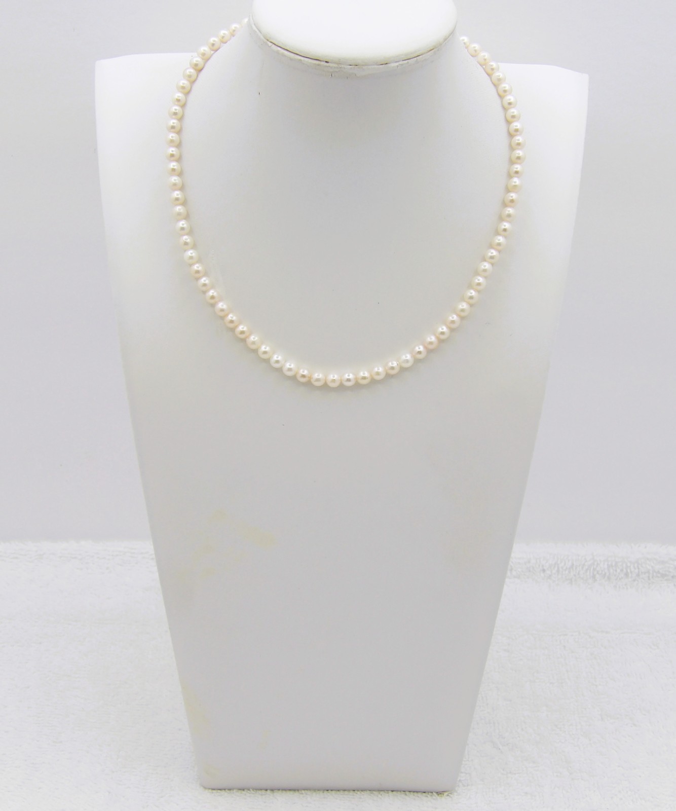 15″ inches White Akoya Near Round Genuine Pearl Necklace Woman Jewelry NK826