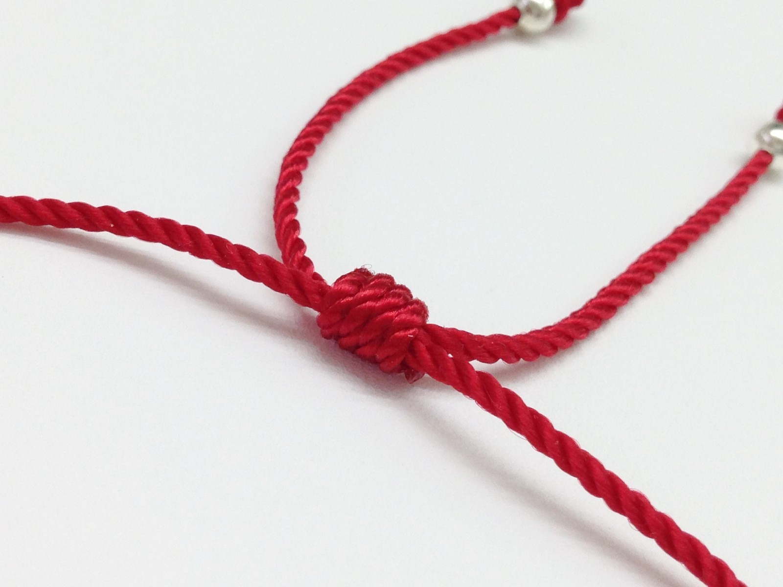 red bracelet evil eye protection negative energies bad vibes or sorceries
