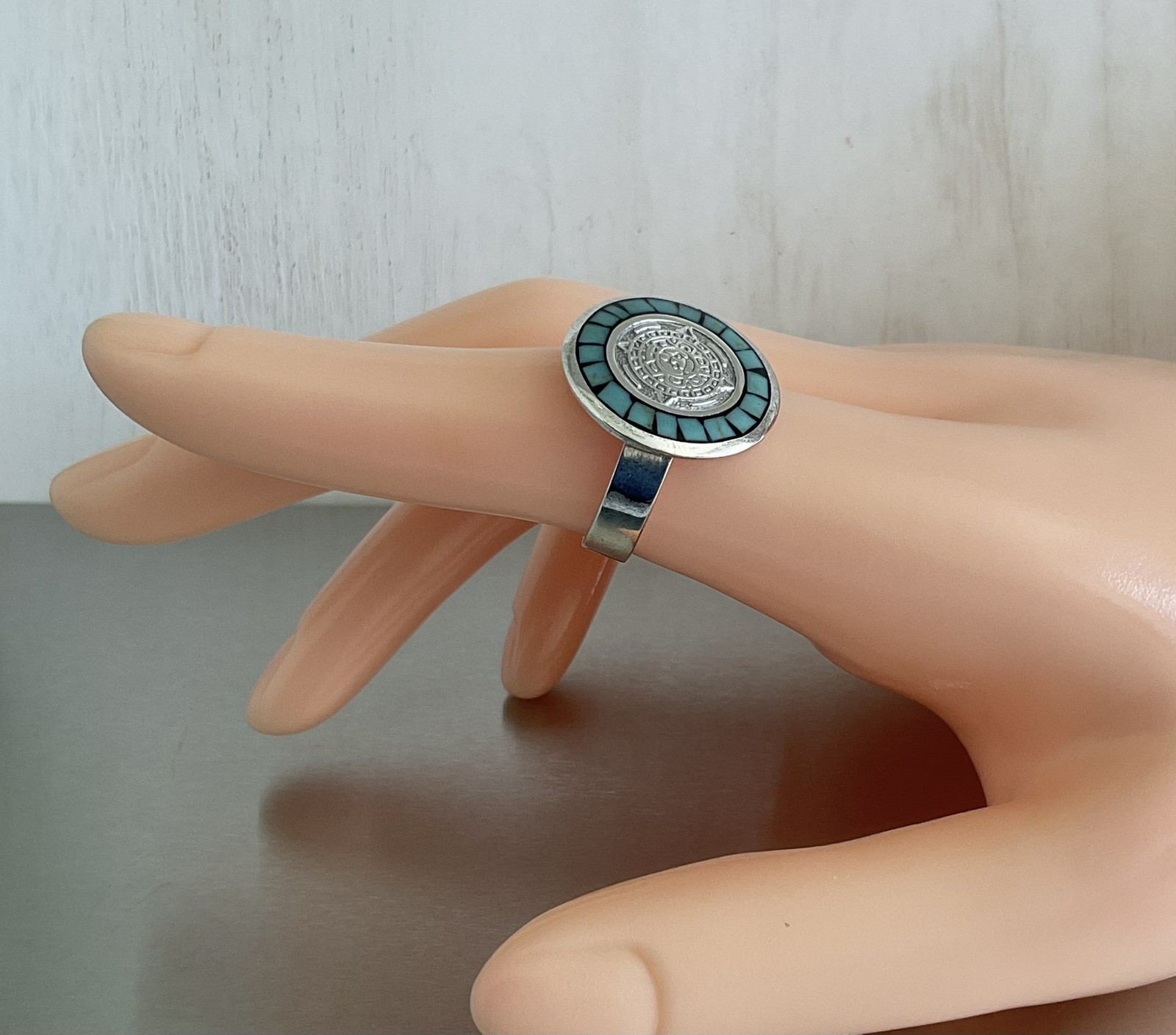 Turquoise Chip Inlay Aztec Calendar Motif Ring 925 Sterling Silver Size 7