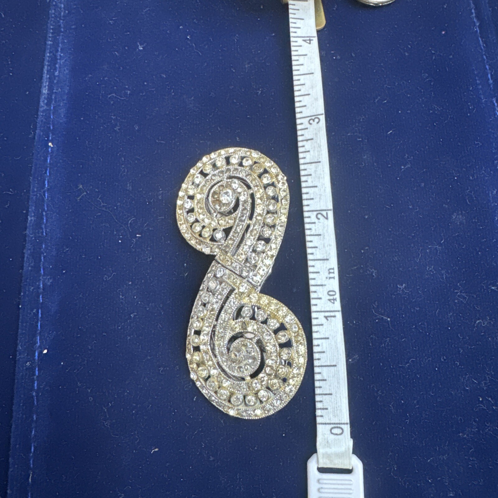 coro duette Gorgeous Swirl Brooch Fur Dress Clip Silver Tone Clear Rhinestones