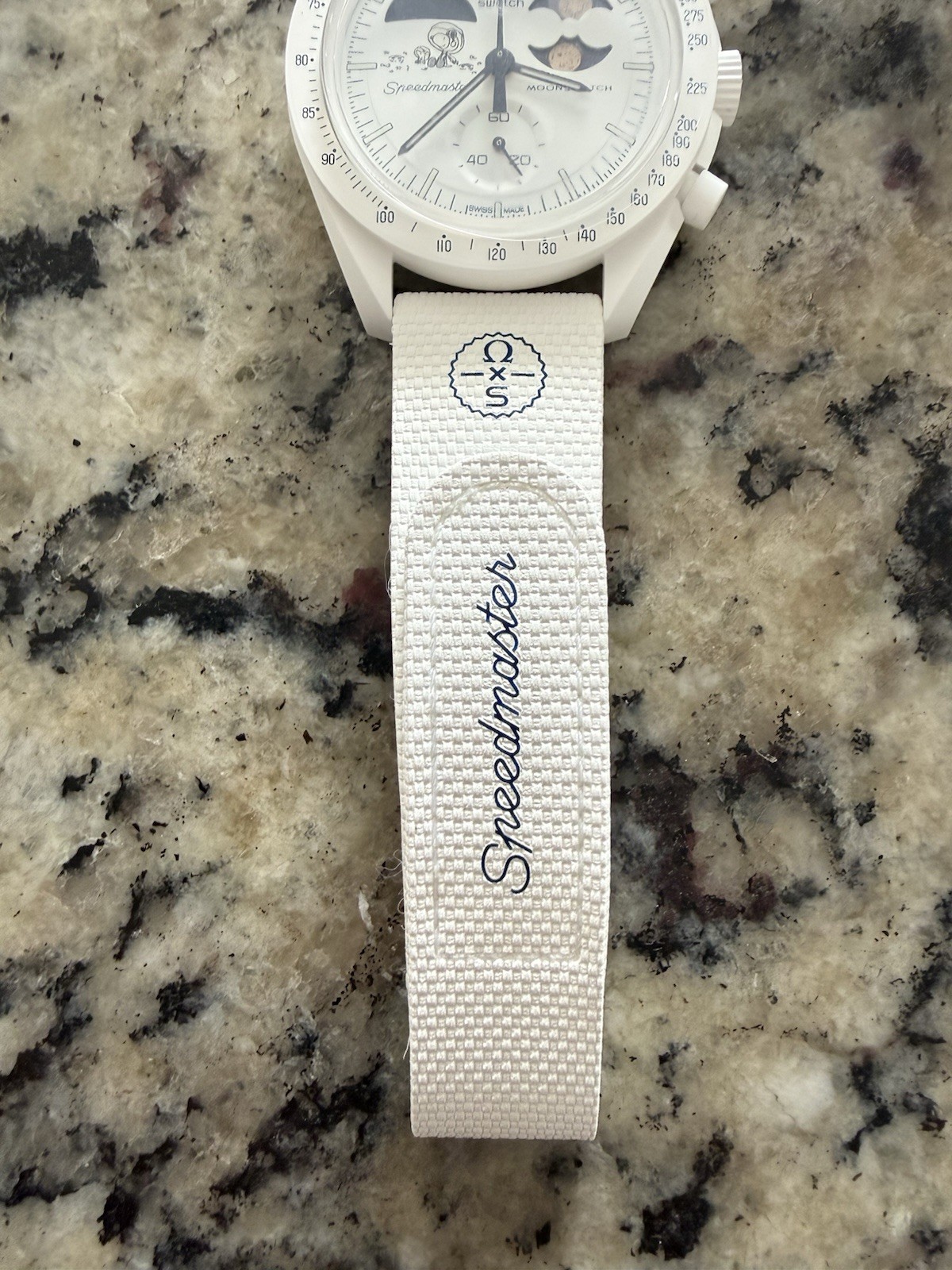 *BRAND NEW* Swatch Omega Mission to Earth Phase Snoopy “Moonshine Gold”