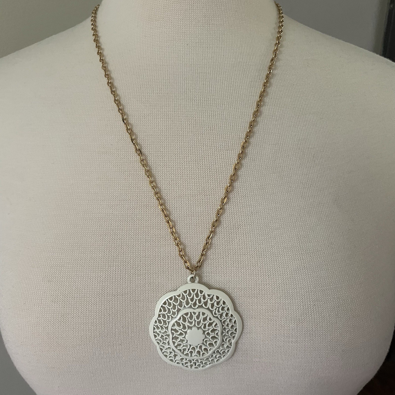 Vintage Large Round White Filigree Statement Pendant Gold Tone Necklace