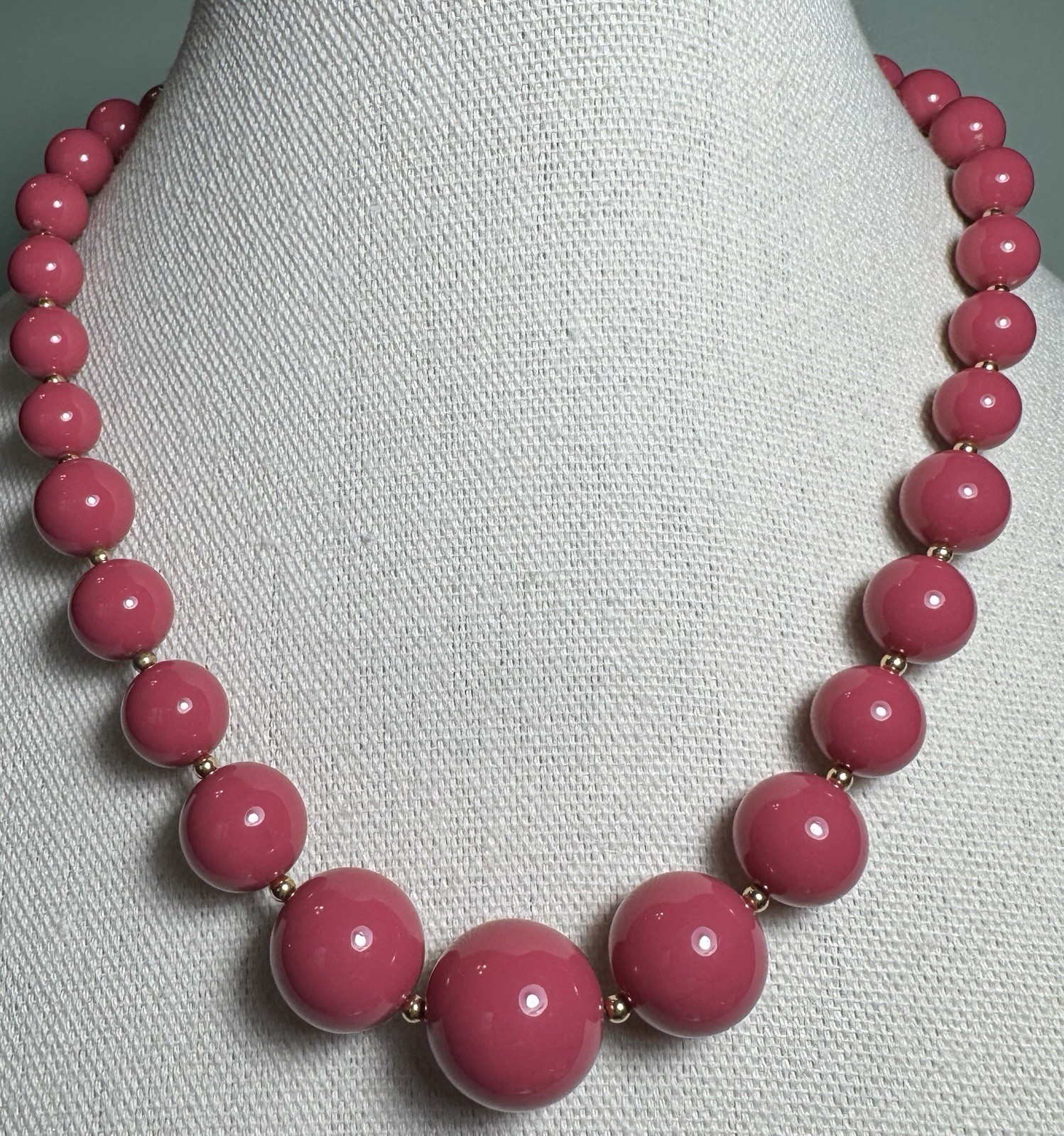 Beautiful Vintage 1970’s Dark Mauve Pink Bead Necklace