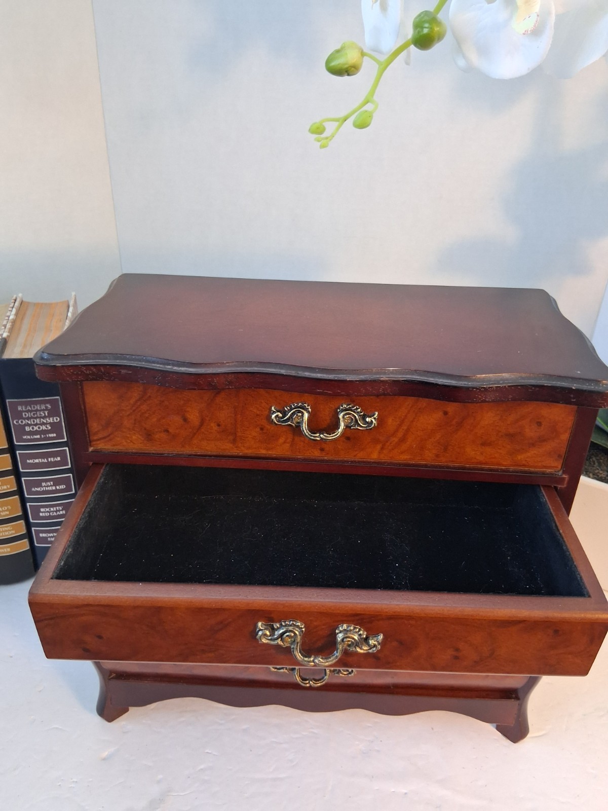 VTG ’90s “Powell” Wood Jewelry Bombe Chest; 4 Drawer Bombe Cabinet Burled Wood