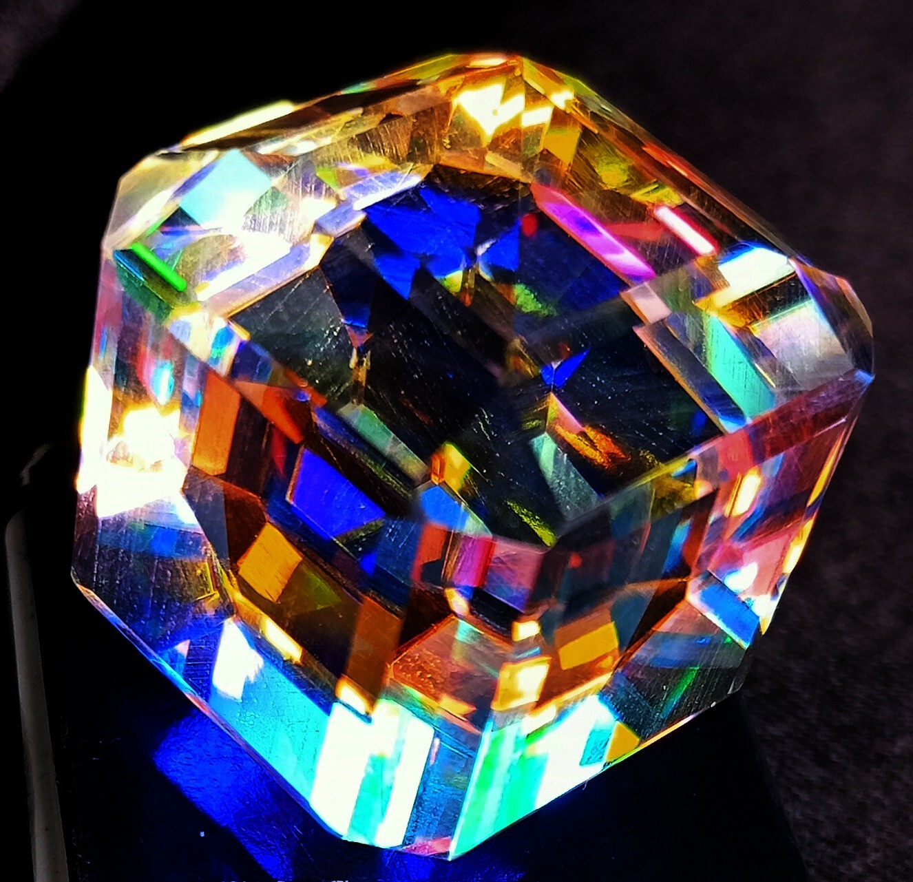 Rainbow Color Natural Mystic Topaz Cube Cut EGL Certified 100+ Ct Loose Gemstone