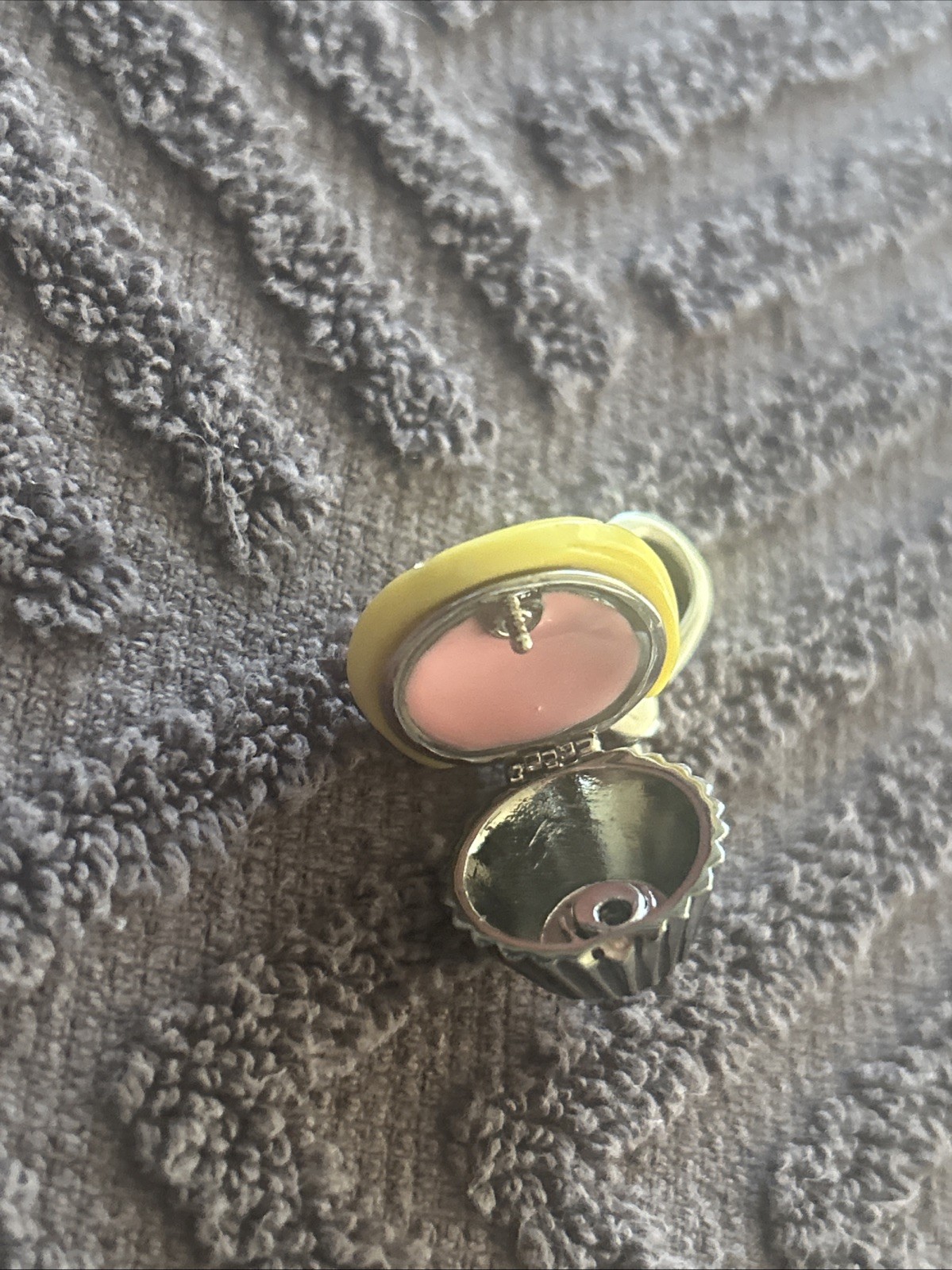 JUICY COUTURE 2009 Yellow Cupcake Charm Silver Lobster Clasp