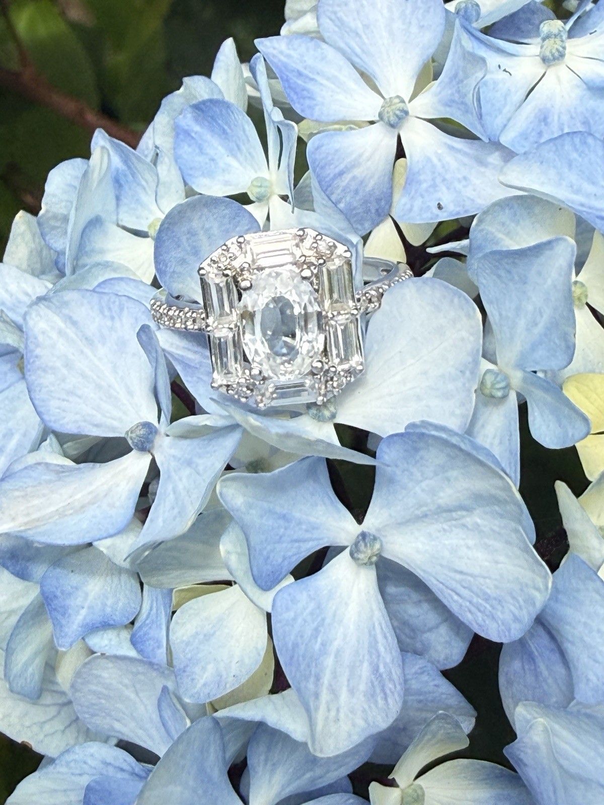* 10K White Gold White Sapphire Ballerina Cluster Ring w/ Diamond Accents Size 8