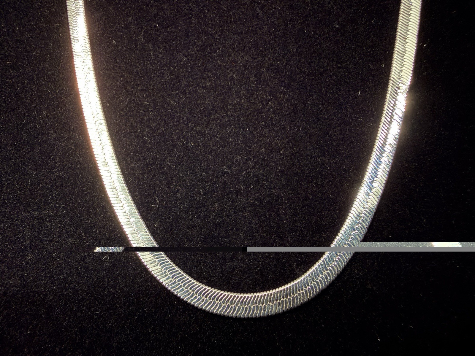 925 Sterling Silver Herringbone 30in 4MM Necklace. Brand new. BEAUTIFUL 15.9g