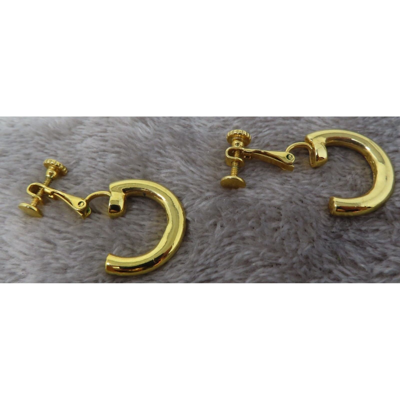 Vintage Joan Rivers Classic Elegance Yellow Gold Tone Screw Back Hoop Earrings