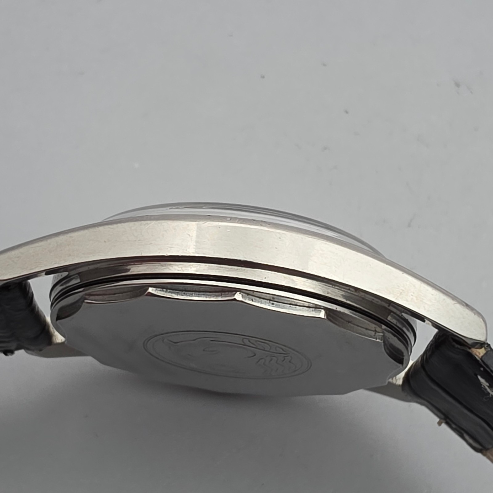 Vintage ENICAR Ocean Pearl men’s manual wind watch AR-160 swiss made 1970s