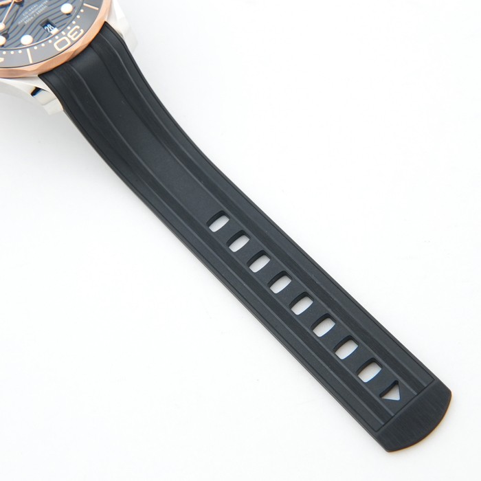 Omega Seamaster Diver 300M Co-axial Master Chronometer 42mm 210.22.42.20.01….