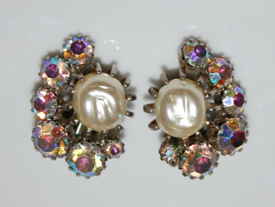 ELEGANT VTG MCM WEISS BAROQUE FAUX PEARL AURORA BOREALIS CRYSTALS CLIP EARRINGS